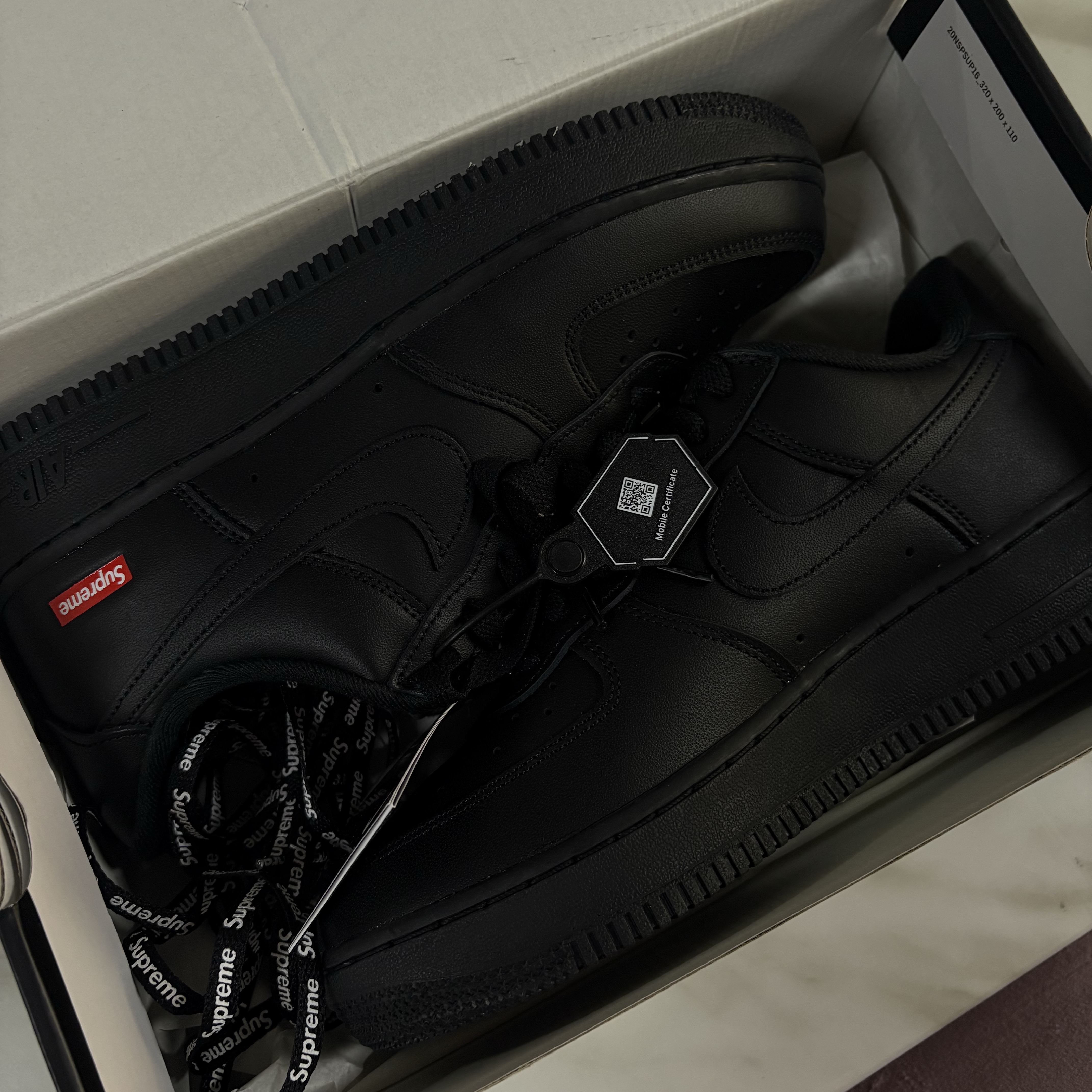 Nike x Supreme Air Force 1 Low Black 착용 스타일