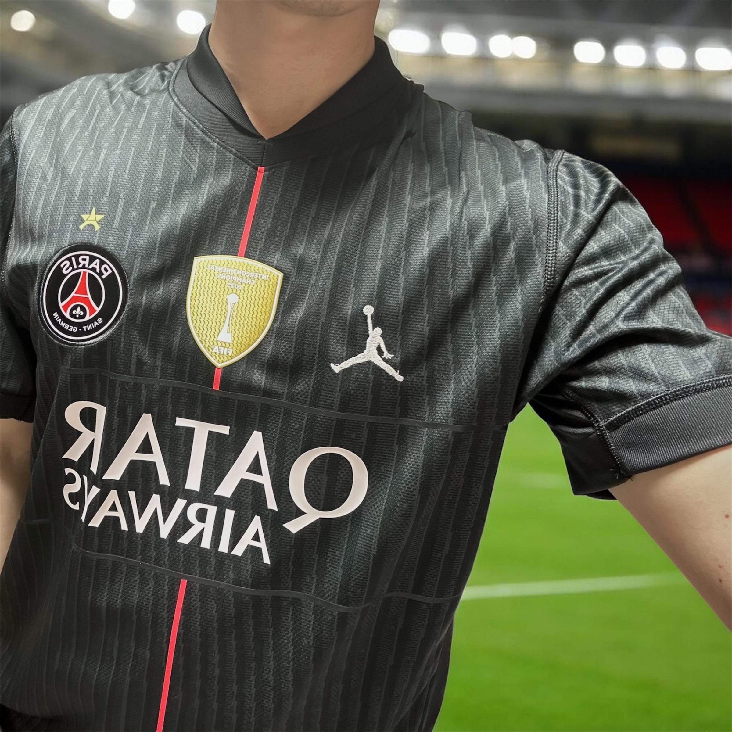 Jordan x Paris Saint-Germain 2025/26 Stadium 4th Dri-FIT Replica Jersey Off Noir Black Pearl Pink (Non Marking Ver.) 착용 스타일