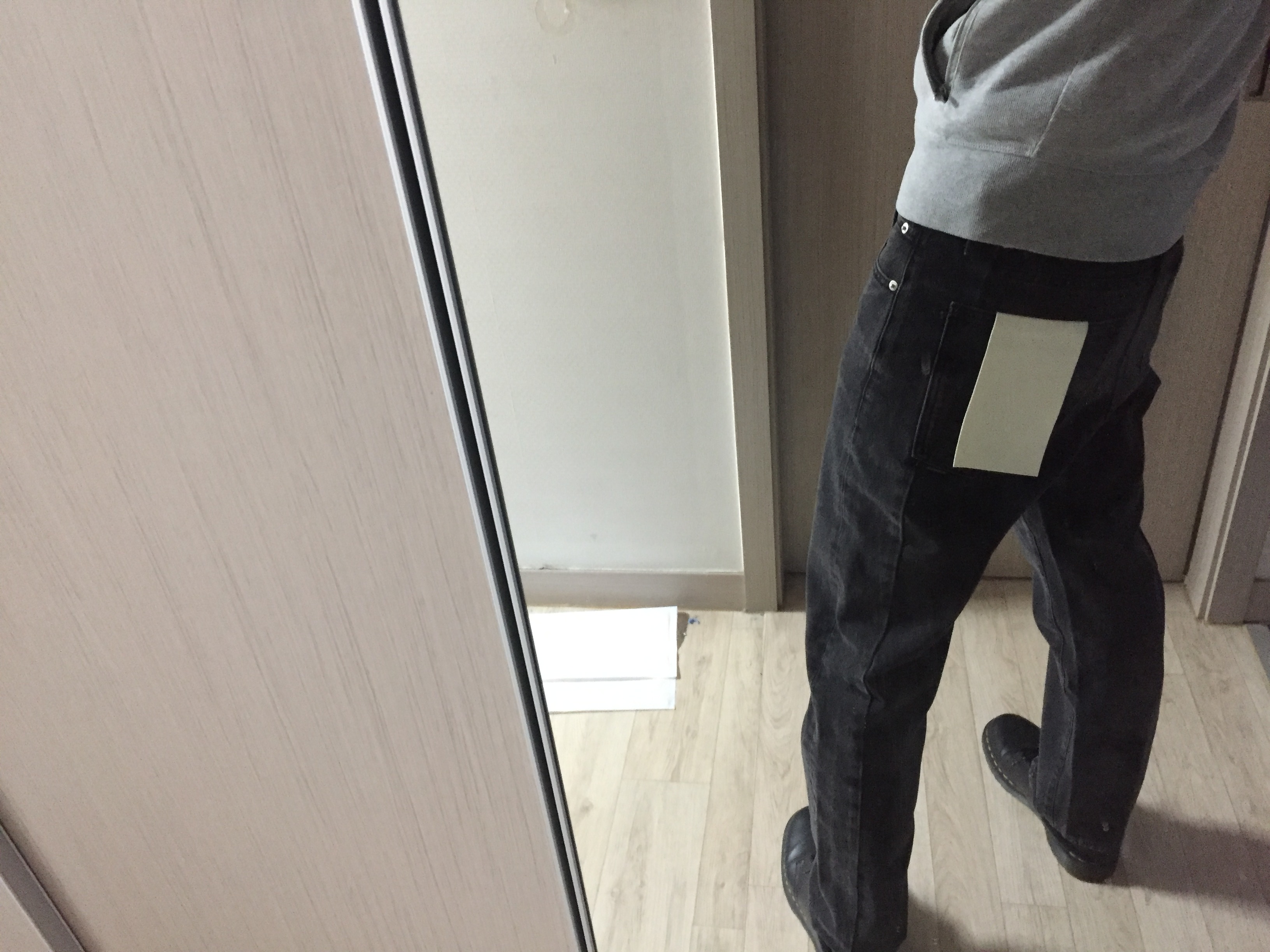 Dr. Martens 1461 Smooth Black, Play Comme Des Garcons 5 Hearts Zip-Up Sweatshirt Grey 착용 스타일 - 1
