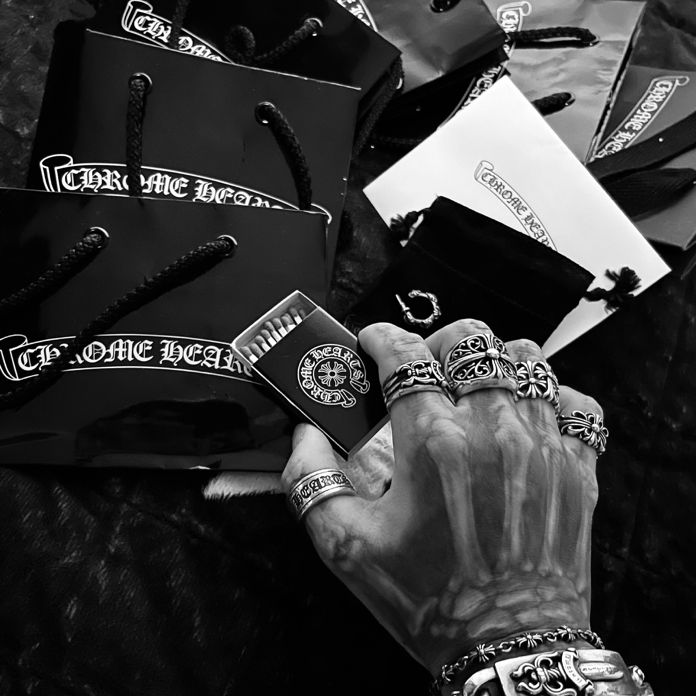 Chrome Hearts Cemetery Ring Silver, Hansroom Chrome Hearts Dagger Ring 착용 스타일