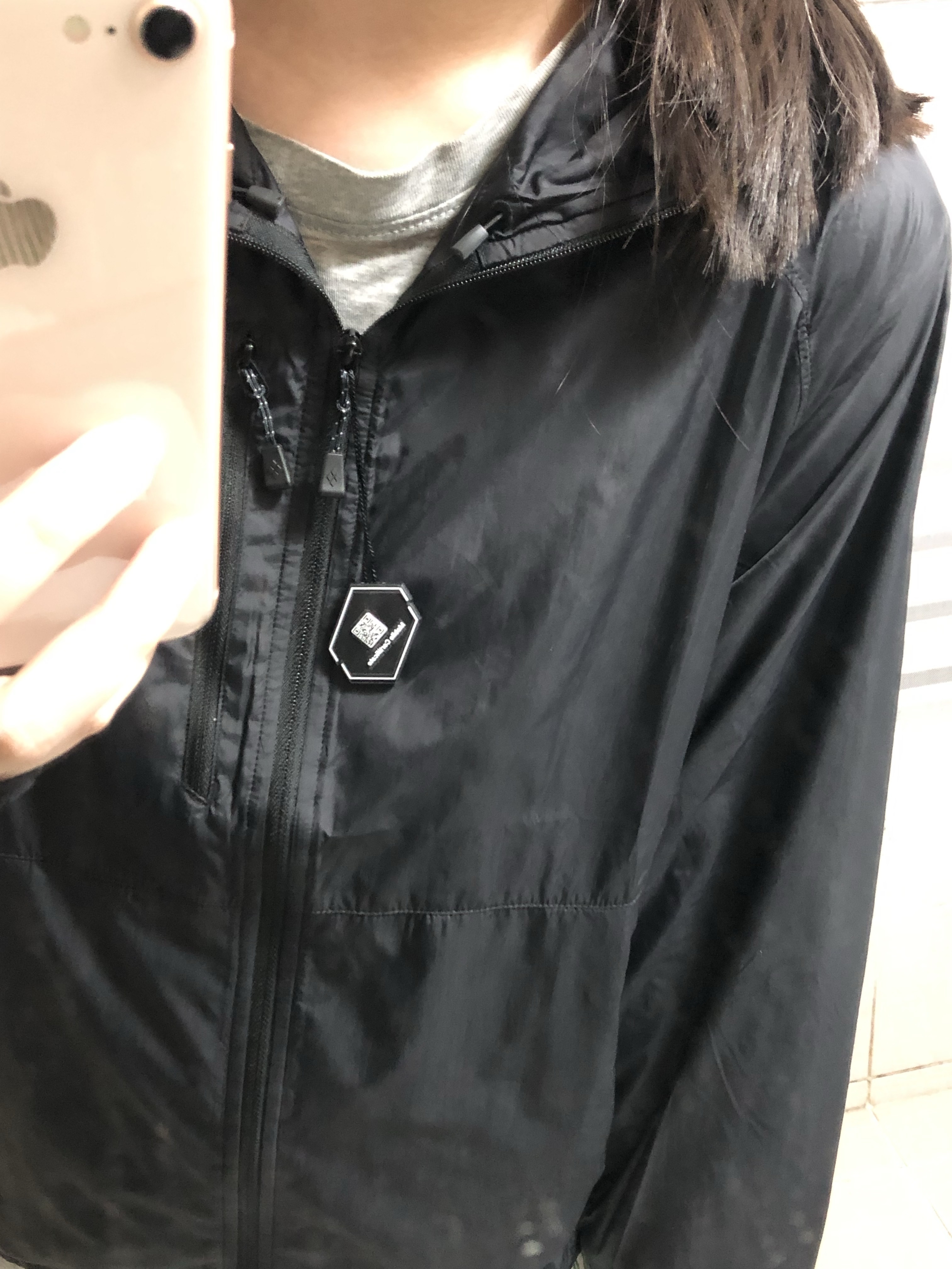 Montbell Wind Blast Hooded Jacket Black 착용 스타일 - 2