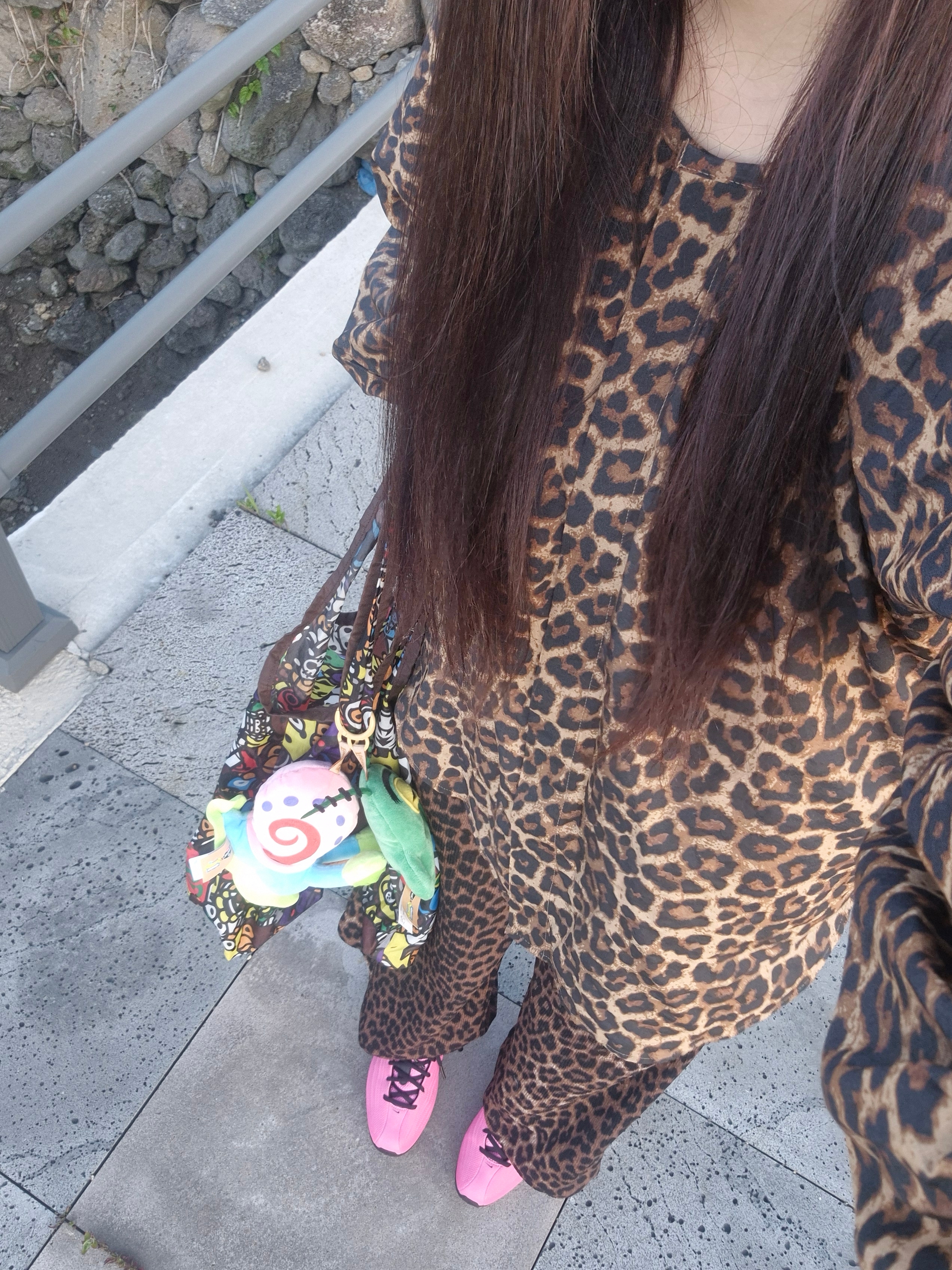 (W) Nike Shox Z Pinksicle Black, Fuggler Gary Keyring 착용 스타일