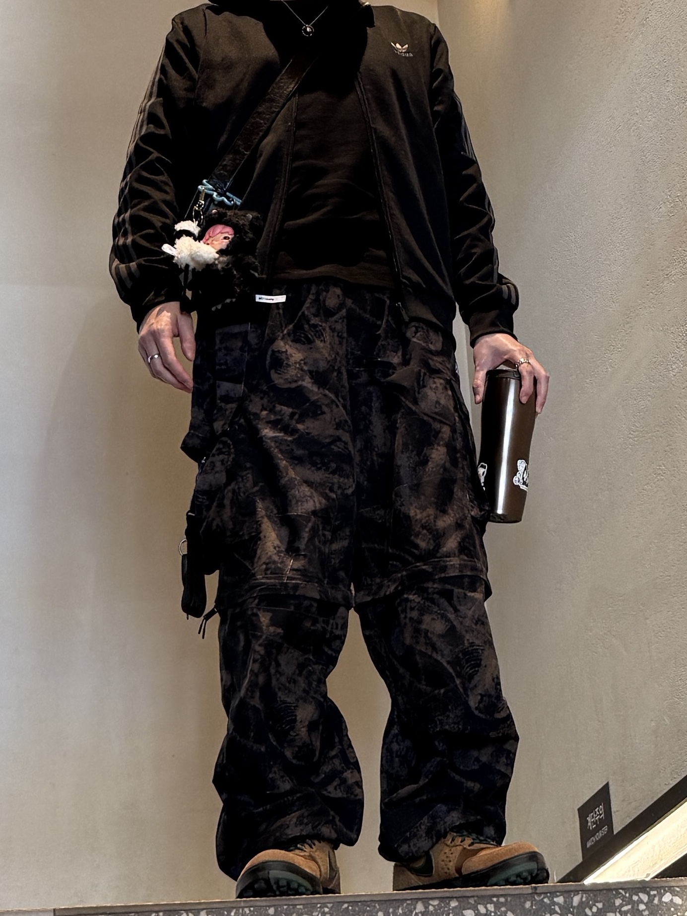 Palace x Vivienne Westwood Orb Pendant Silver - 24FW, [트리플적립]SUNLOVE Curvy Daybreak Carabiner Green 착용 스타일