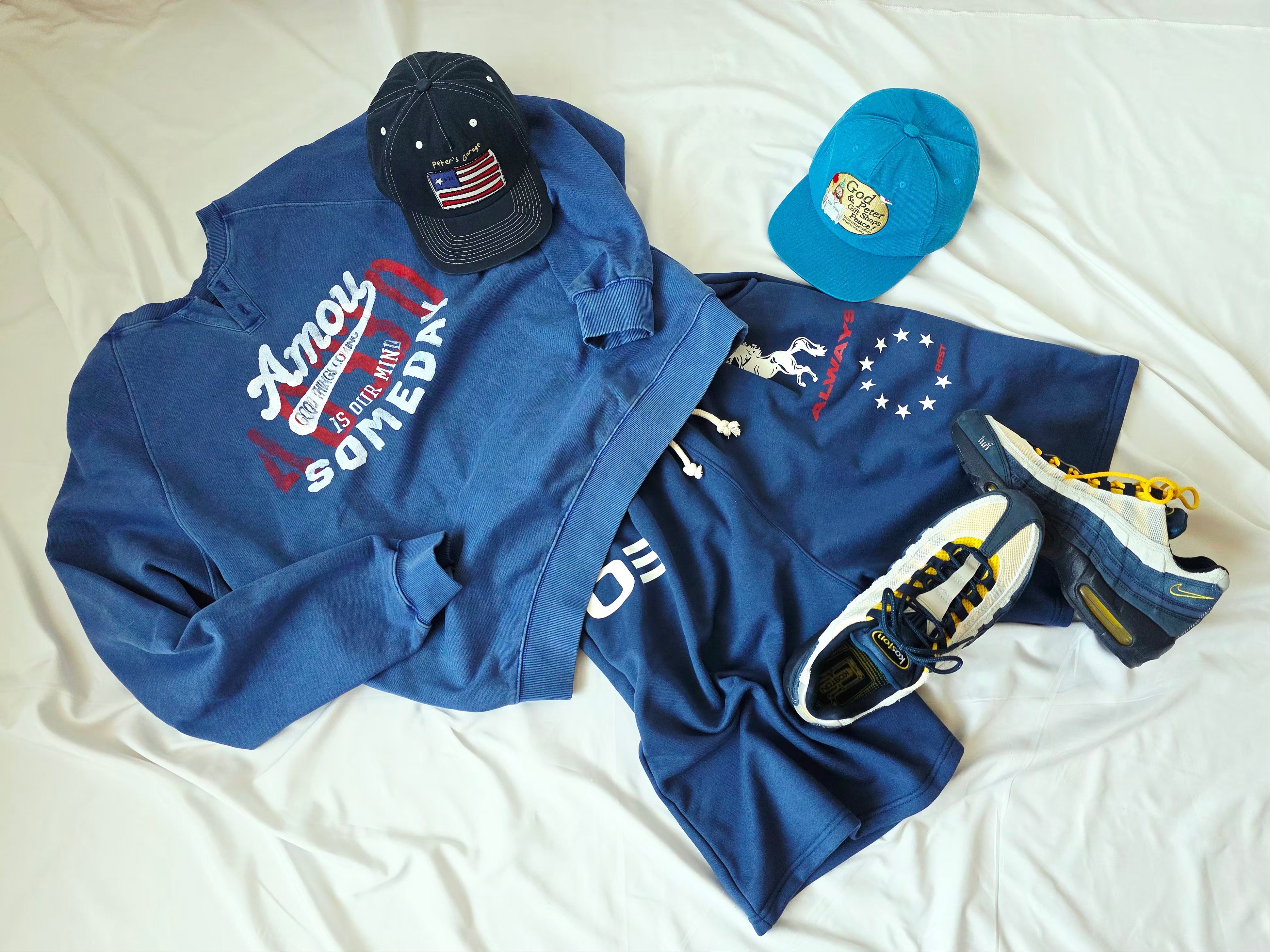 AMOU Horse One Tuck Bermuda Pants Blue, Nike x Eric Koston SB Air Max 95 Obsidian and Speed Yellow 착용 스타일 - 3