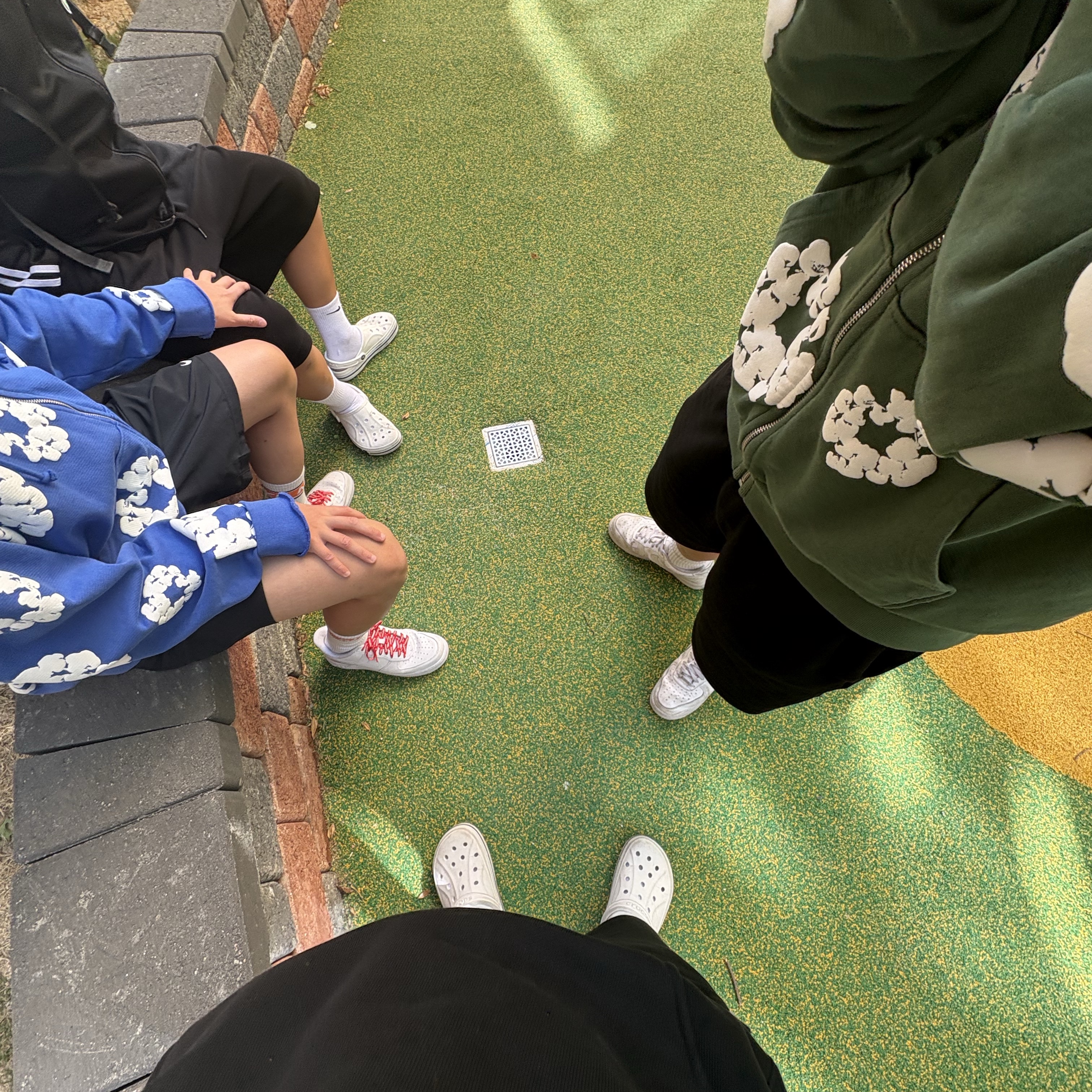 Nike Air Zoom Alphafly Next% 3 White Soft Pearl, Denim Tears Cotton Wreath Zip Hoodie Grey 착용 스타일 - 3
