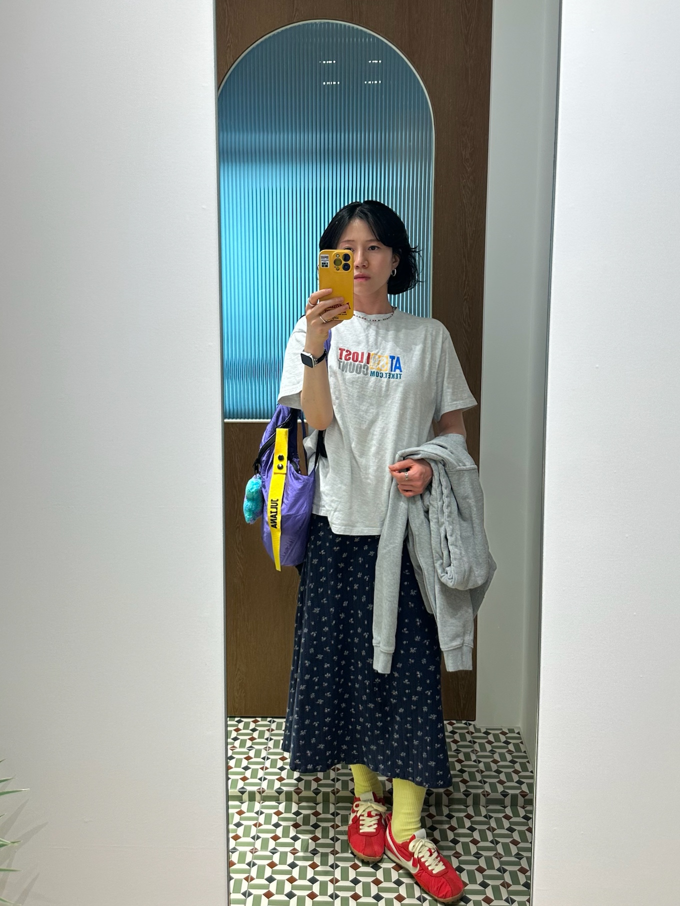 Nike x Jacquemus Moon Shoe SP University Red and Bicycle Yellow, Ticket to the Moon Mini Backpack Purple (15L) 착용 스타일 - 3