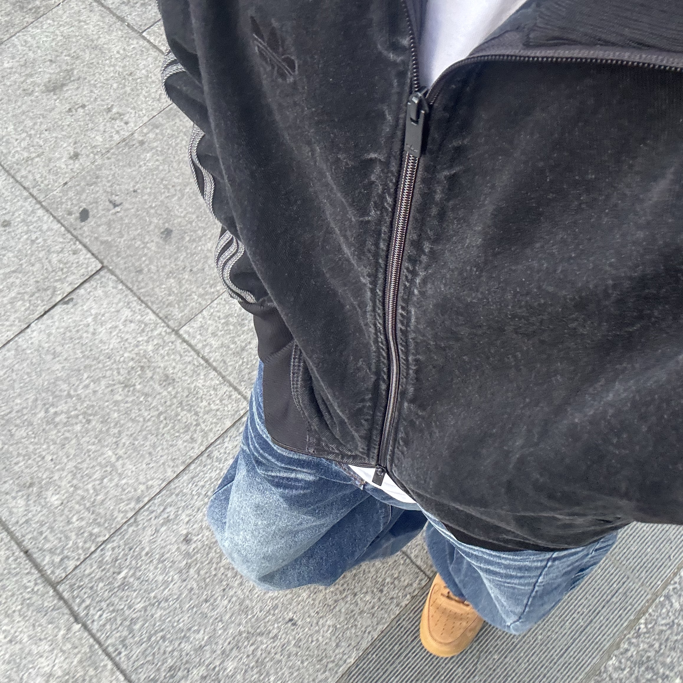 Adidas Adicolor Denim Firebird Track Top True Black Denim  - KR Sizing, Nike Air Force 1 '07 WB Flax 착용 스타일