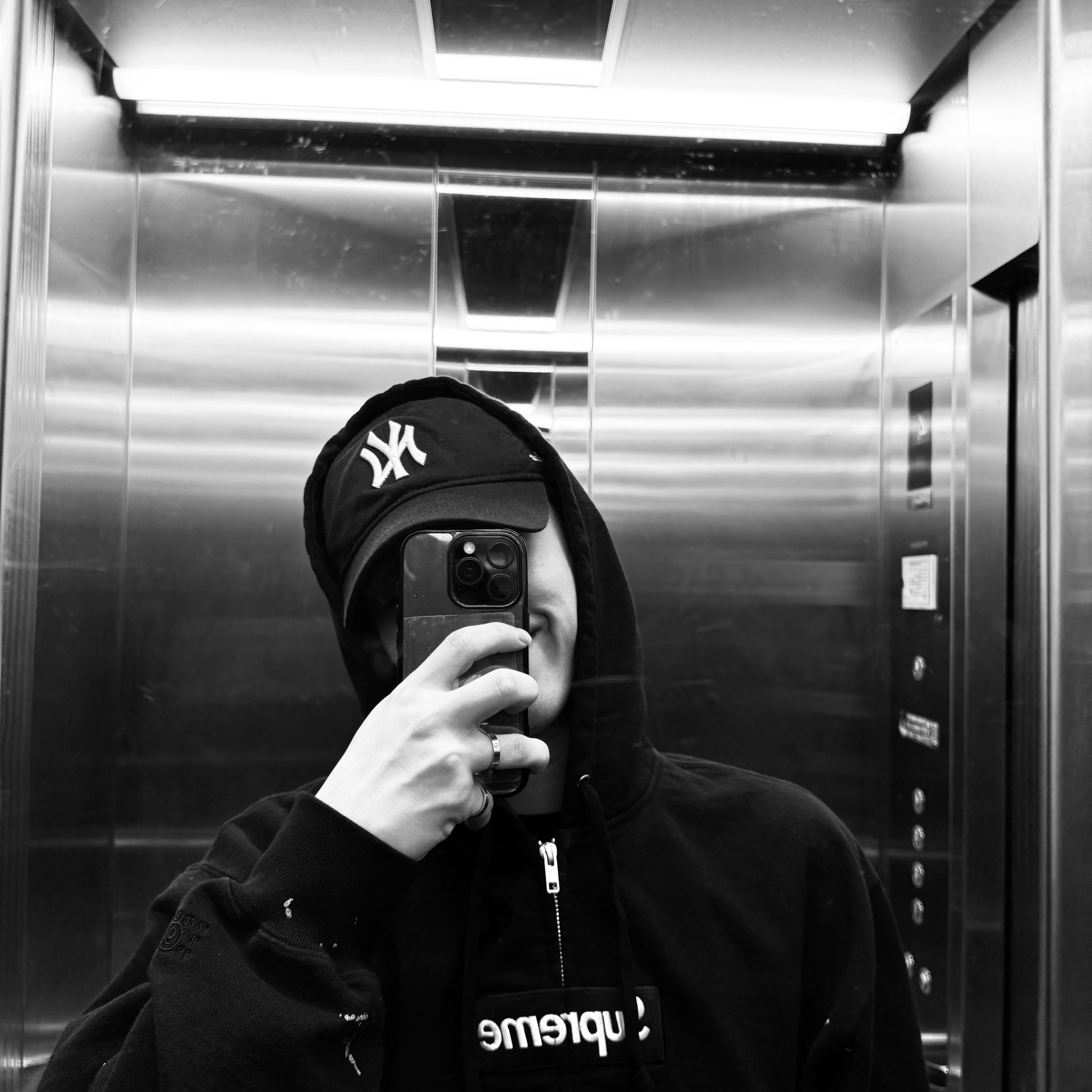 Supreme x MM6 Maison Margiela Box Logo Zip Up Hooded Sweatshirt Black - 26SS 착용 스타일