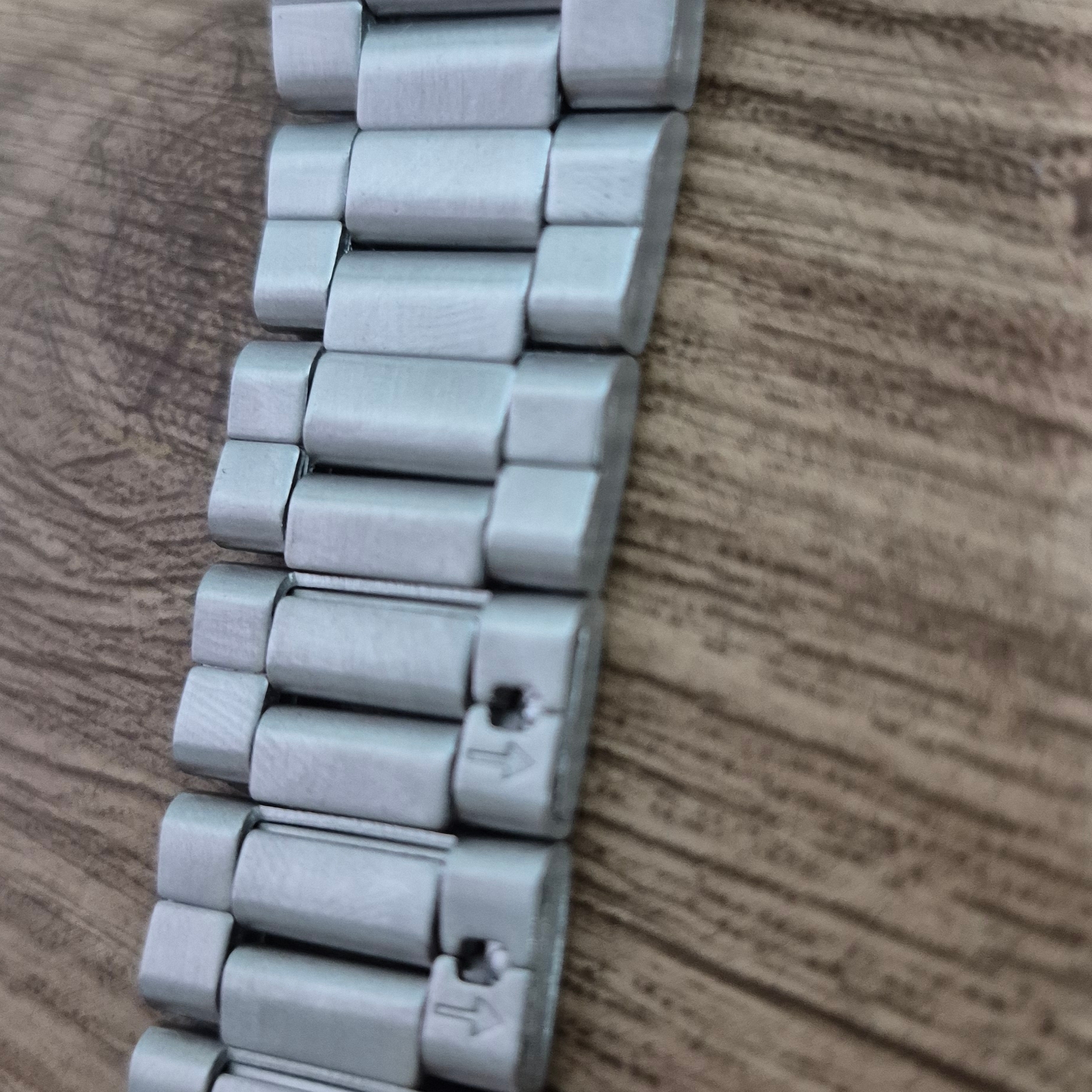 Casio MTP-V001D-7BUDF 착용 스타일