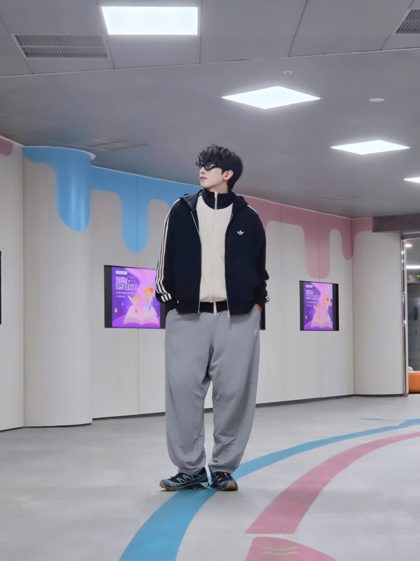 Adidas 3-Stripes Full-Zip Hoodie Black Cream White - KR Sizing, Adidas 3-Stripes Full-Zip Hoodie Black Cream White - US Sizing 착용 스타일 - 2