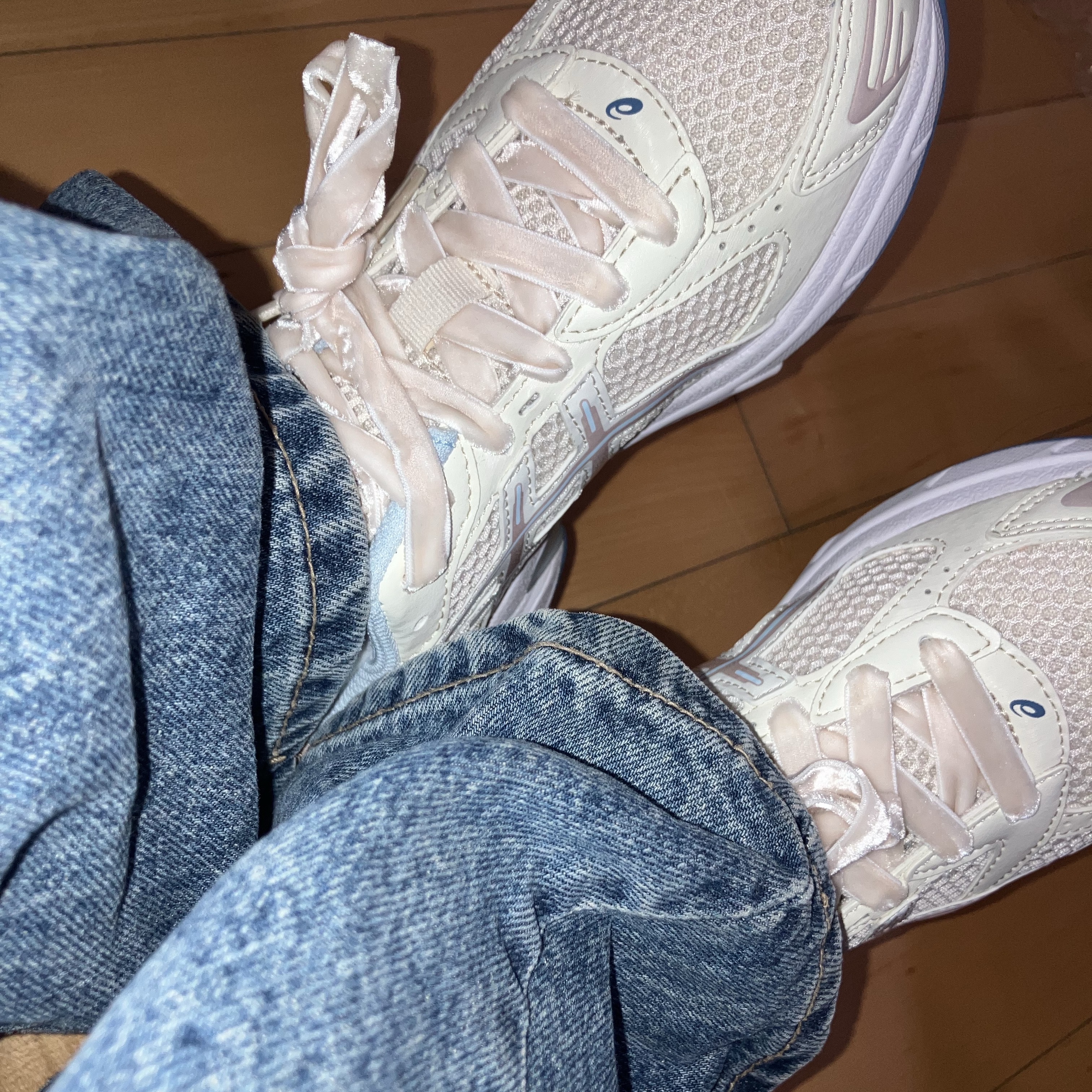 (W) Asics Gel-1130 Birch Mineral Beige 착용 스타일 - 3
