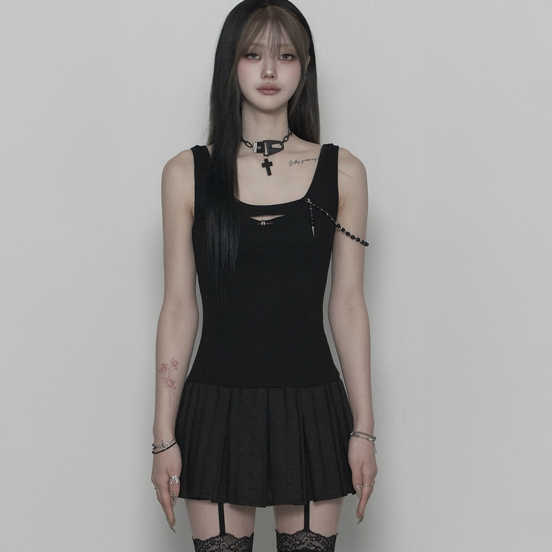 [KREAM 단독] 쇠아 디스트로이 플리츠 비즈 원피스 블랙([KREAM 단독] SØAR Destroy Pleats Beads Dress Black) - 3
