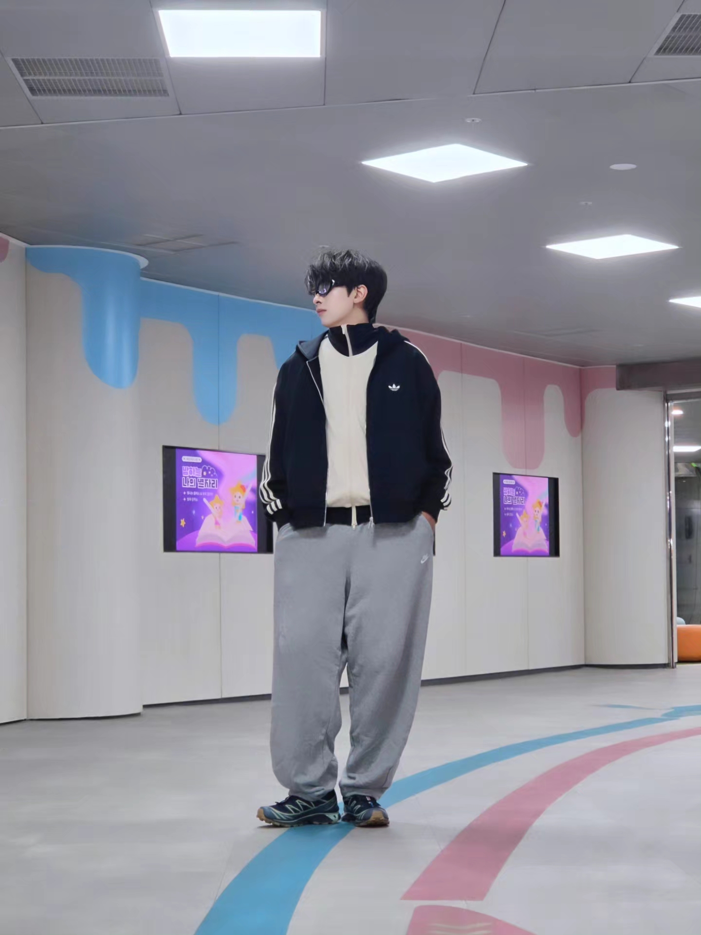 Adidas 3-Stripes Full-Zip Hoodie Black Cream White - KR Sizing, Adidas 3-Stripes Full-Zip Hoodie Black Cream White - US Sizing 착용 스타일 - 1