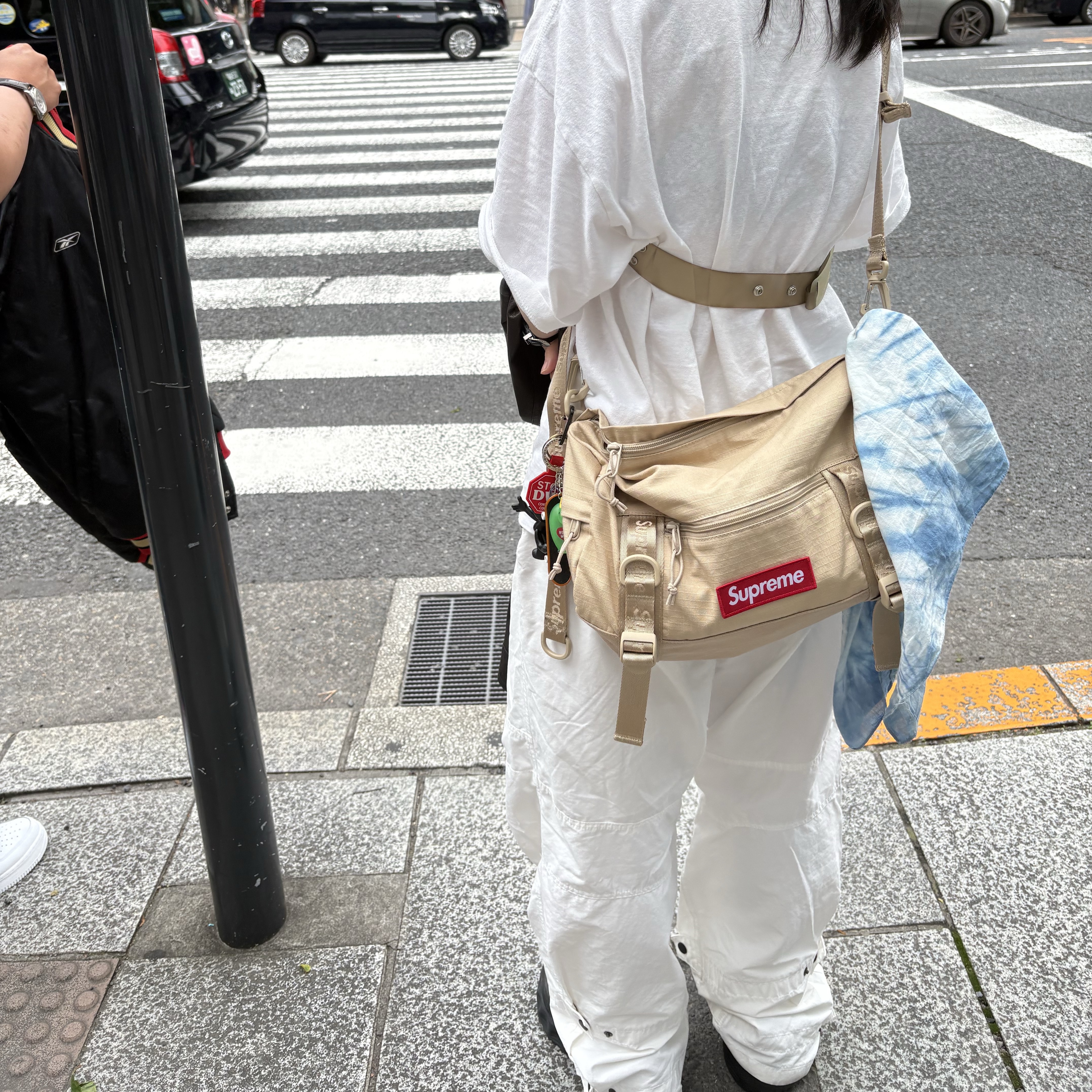 Supreme Utility Bag Tan - 26SS 착용 스타일 - 2