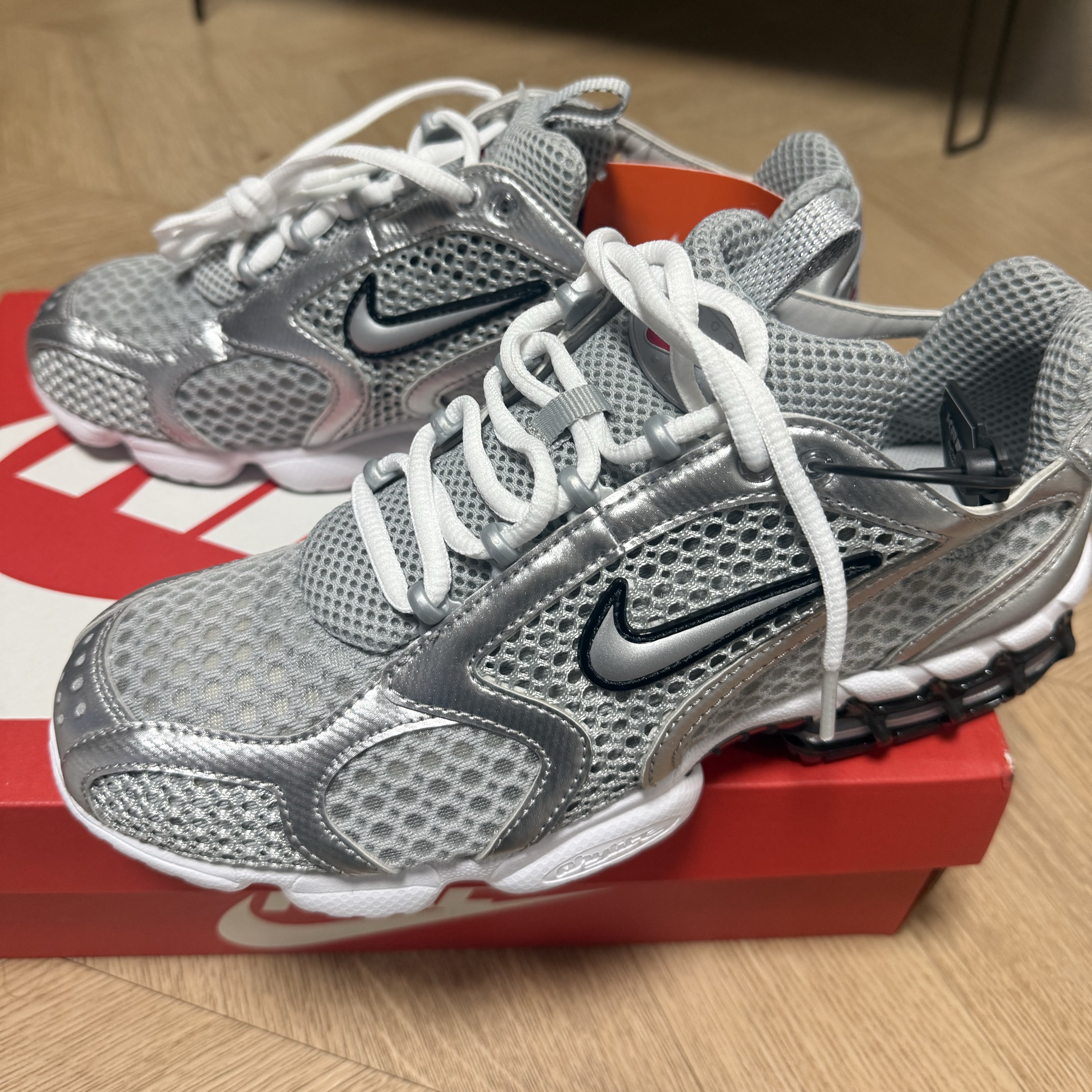 Nike Air Zoom Spiridon Cage 2 Metallic Silver 착용 스타일