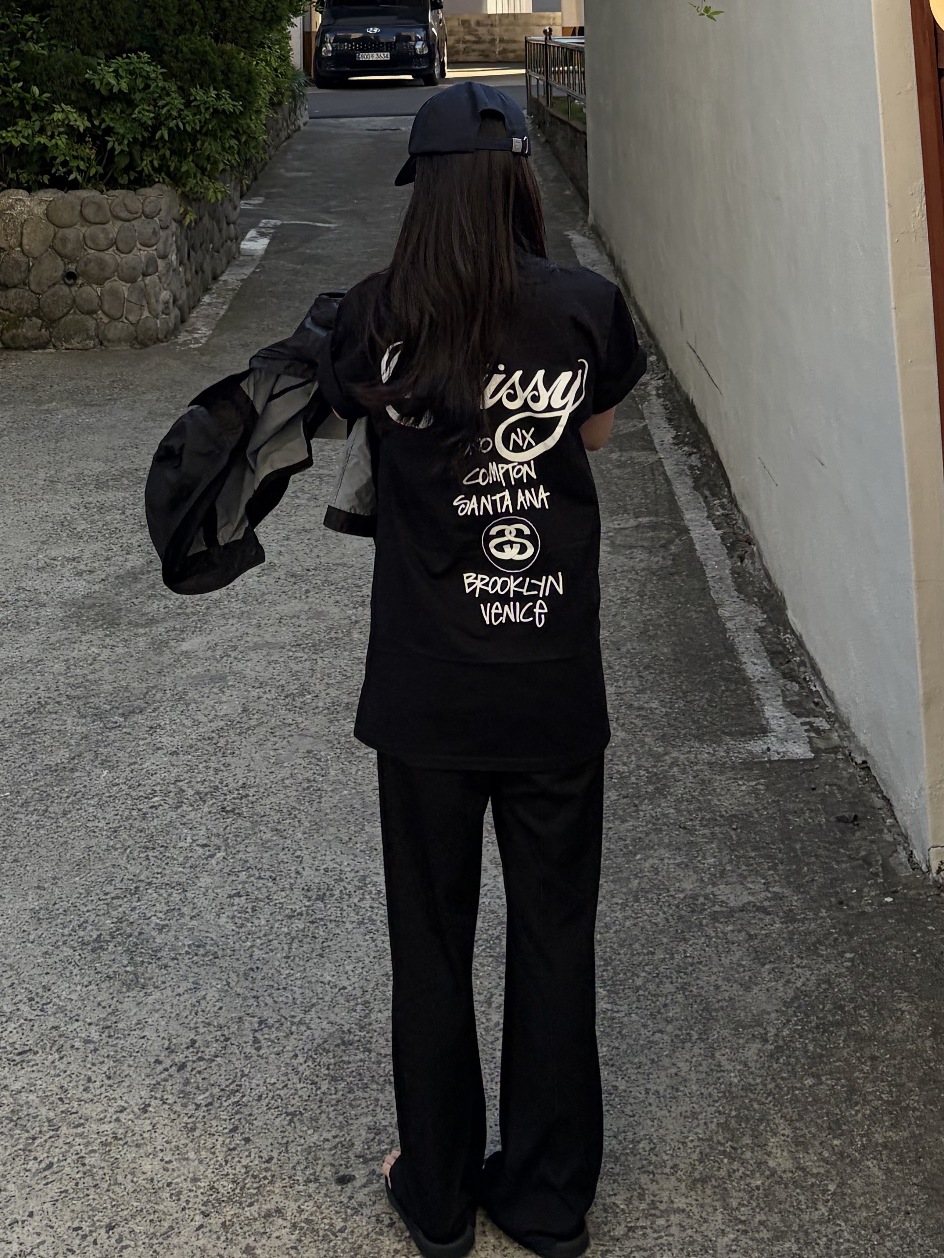 Stussy World Tour T-Shirt Black 착용 스타일