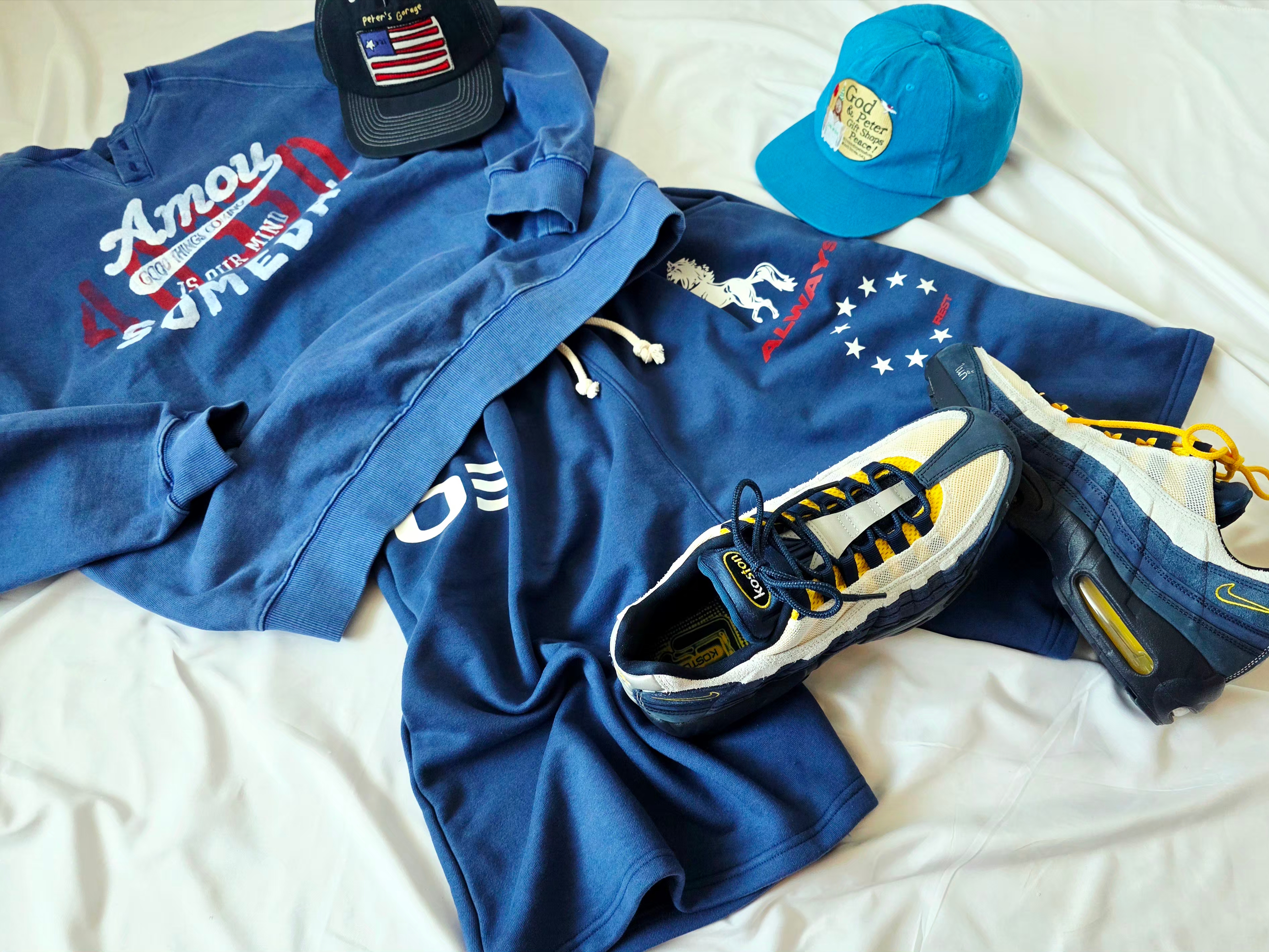AMOU Horse One Tuck Bermuda Pants Blue, Nike x Eric Koston SB Air Max 95 Obsidian and Speed Yellow 착용 스타일 - 5