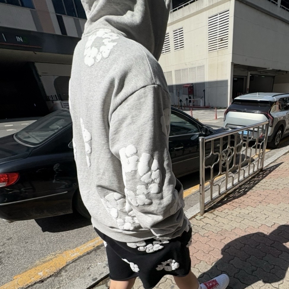 Nike Air Zoom Alphafly Next% 3 White Soft Pearl, Denim Tears Cotton Wreath Zip Hoodie Grey 착용 스타일 - 2