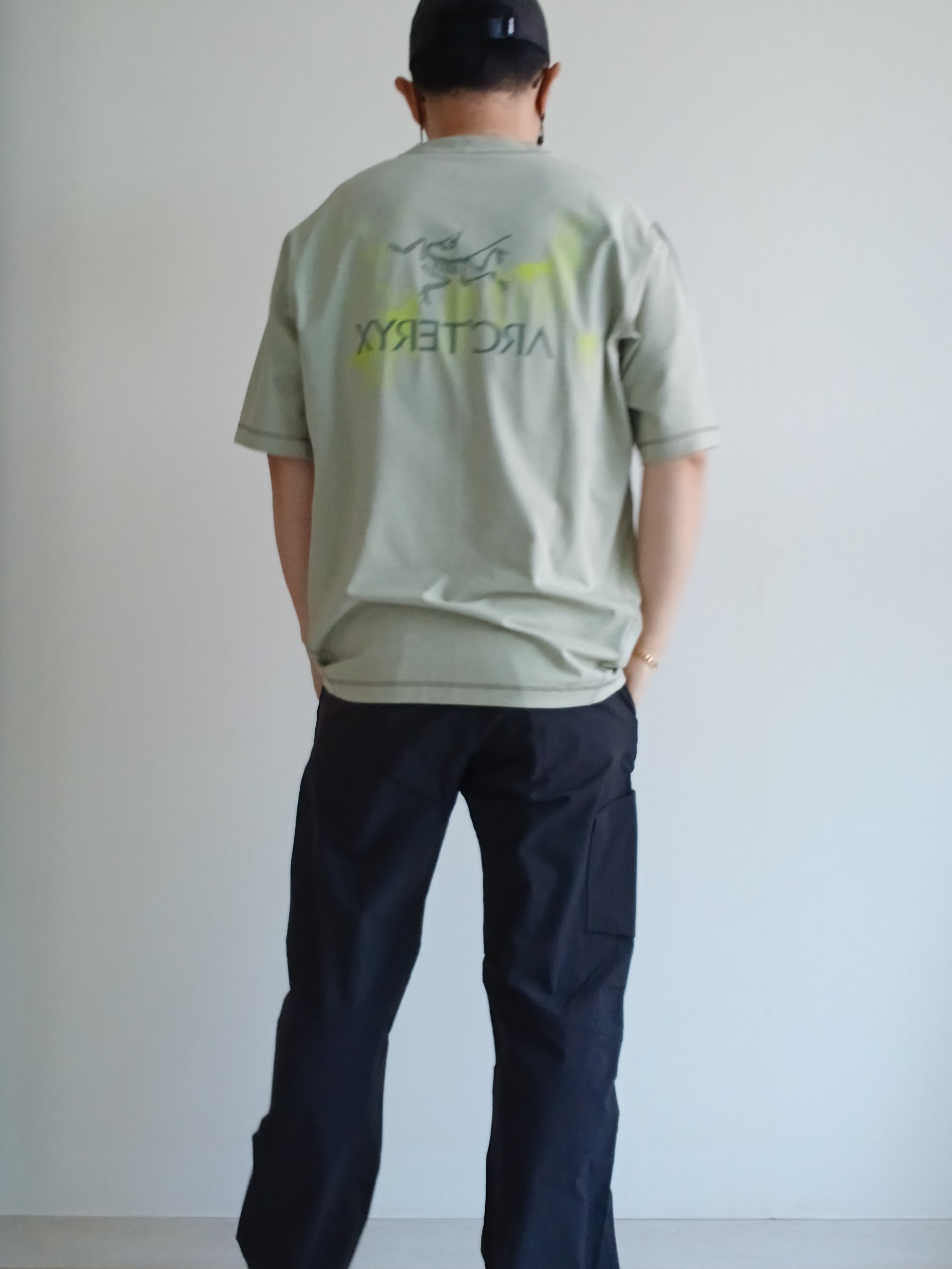 Arc'teryx Envoy Grand Wall SS T-Shirt Habitat, Arc'teryx Cronin Pants Black 착용 스타일 - 1