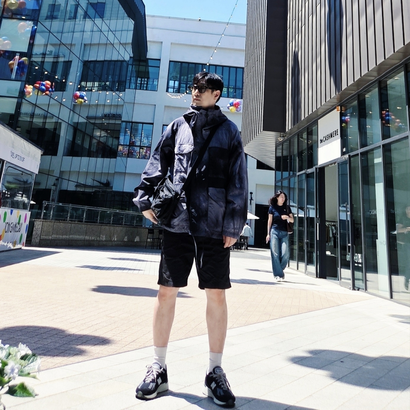 New Balance 991v2 Made in UK Black, Porter Force Shoulder Bag S Black 착용 스타일 - 1