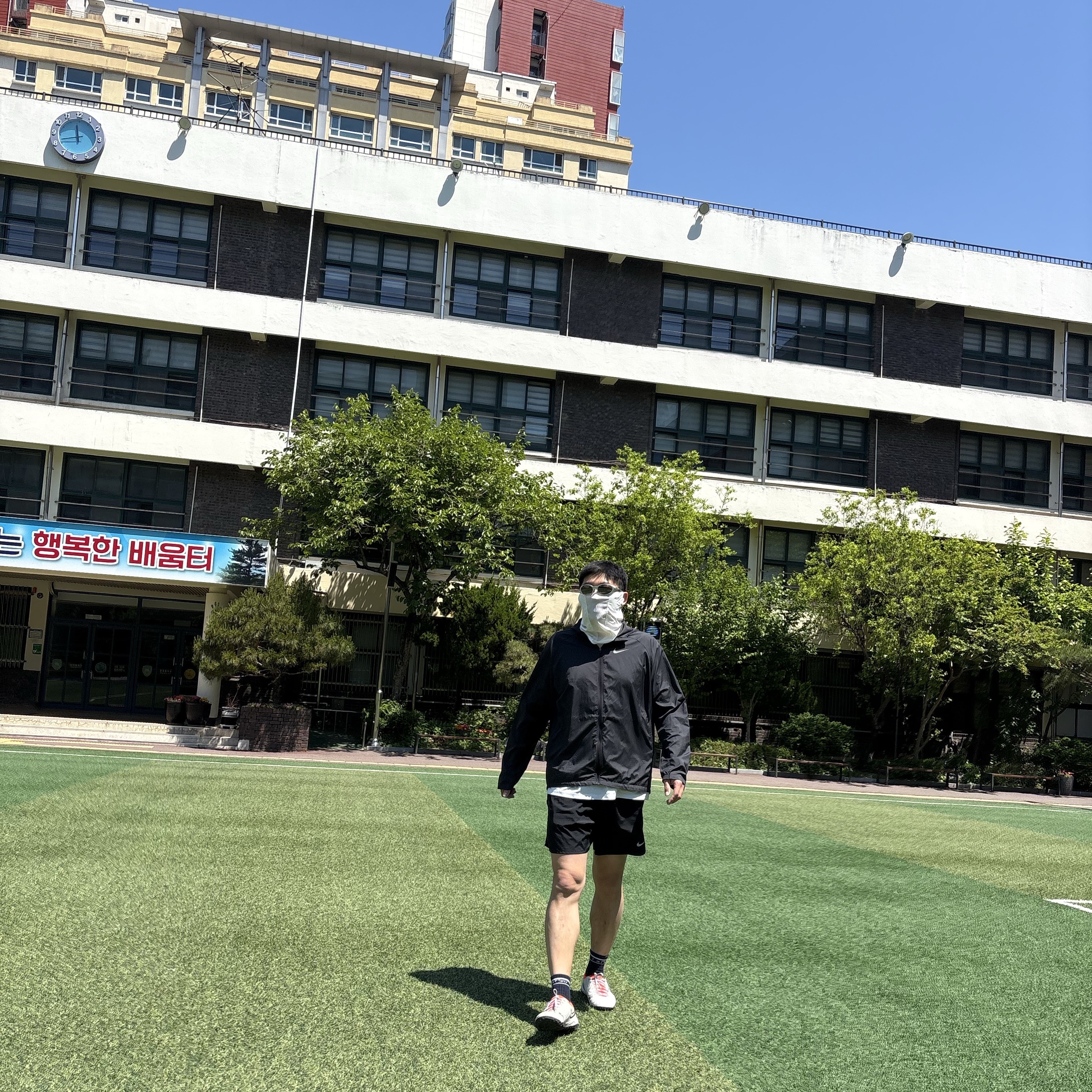 Nike Tiempo Legend 10 Pro TF White Bright Crimson, Oakley Eye Jacket Redux Silver Frame Prizm Black Polarized Lenses High Bridge Fit 착용 스타일