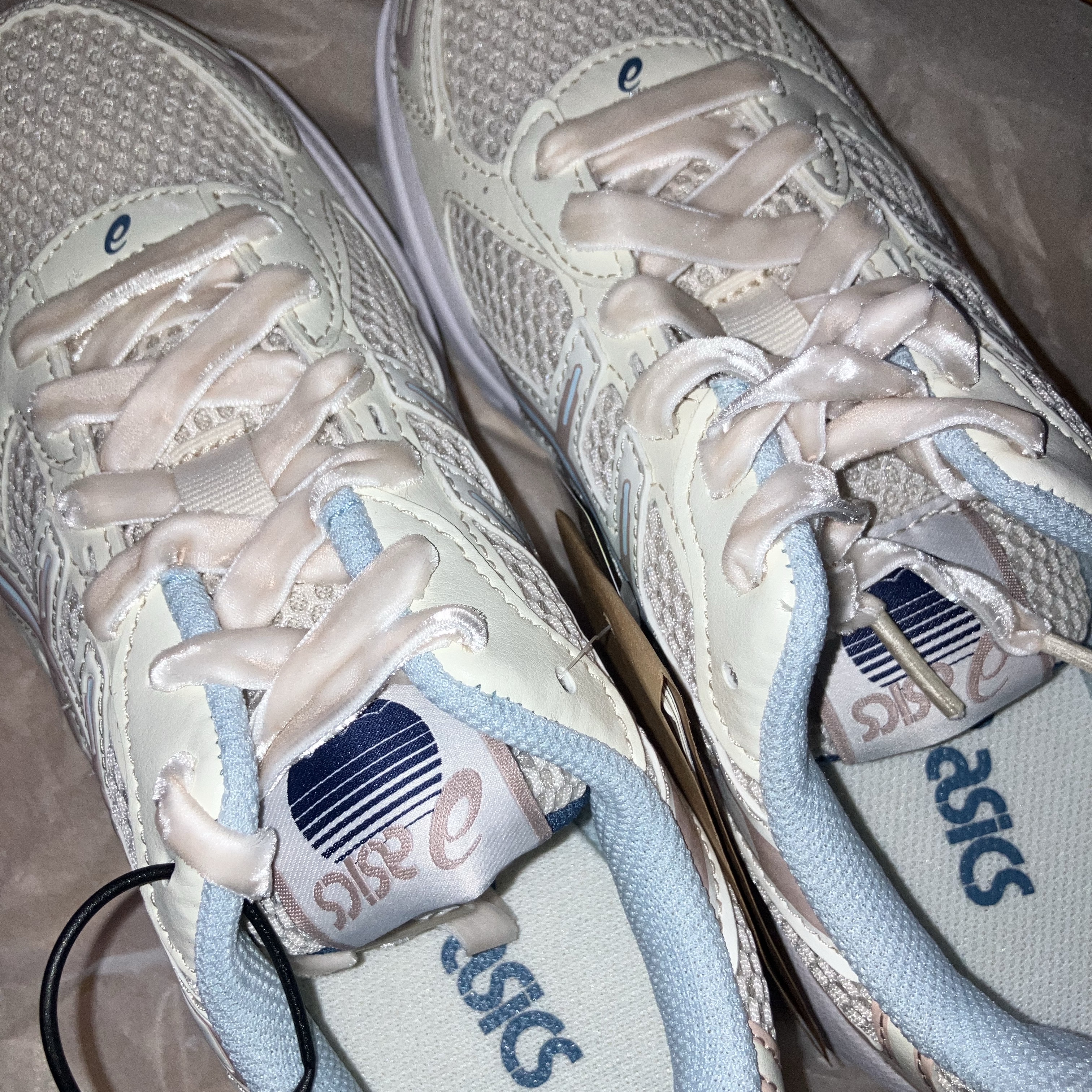 (W) Asics Gel-1130 Birch Mineral Beige 착용 스타일 - 2