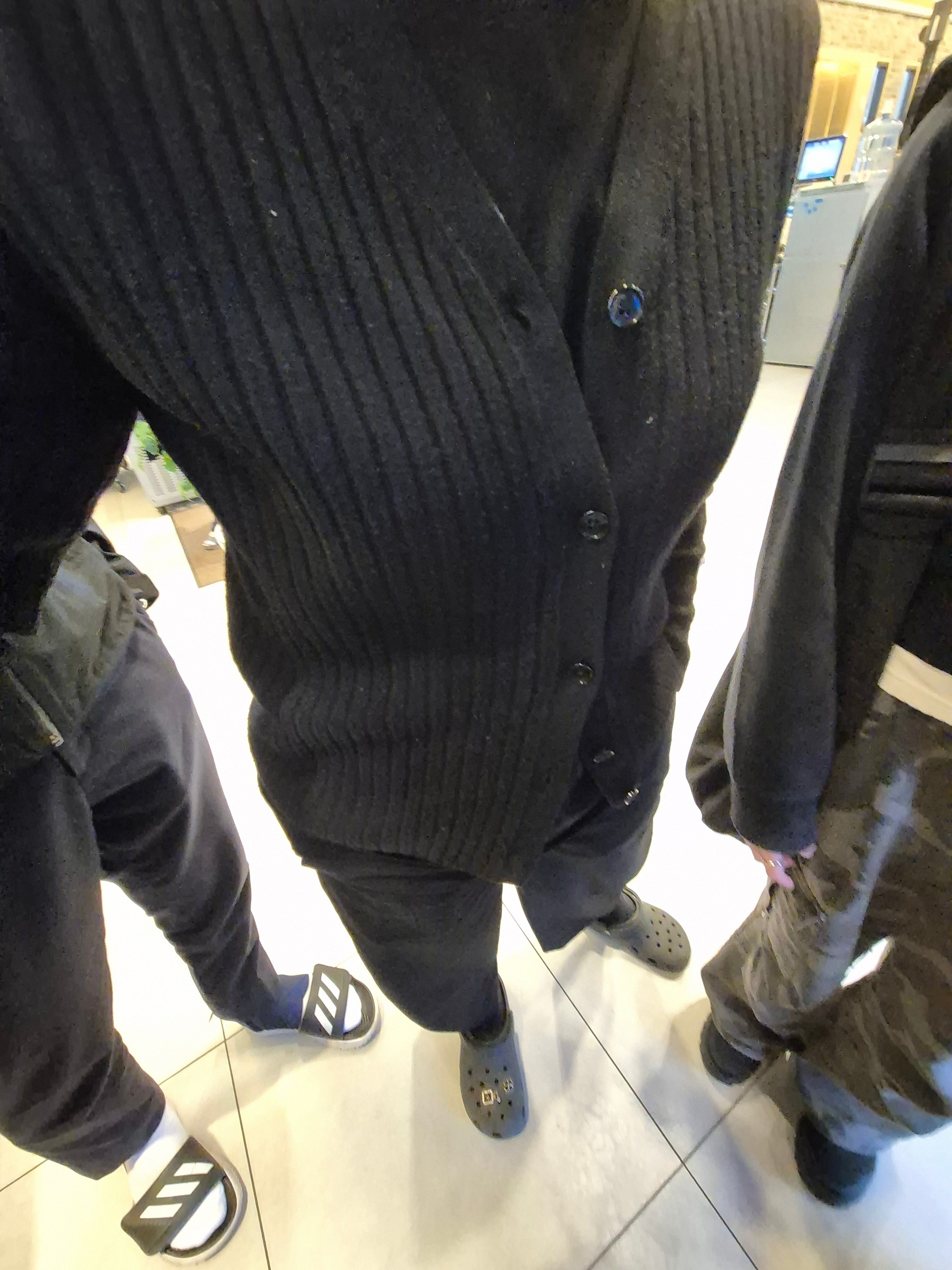 Crocs Classic Clog Black 착용 스타일