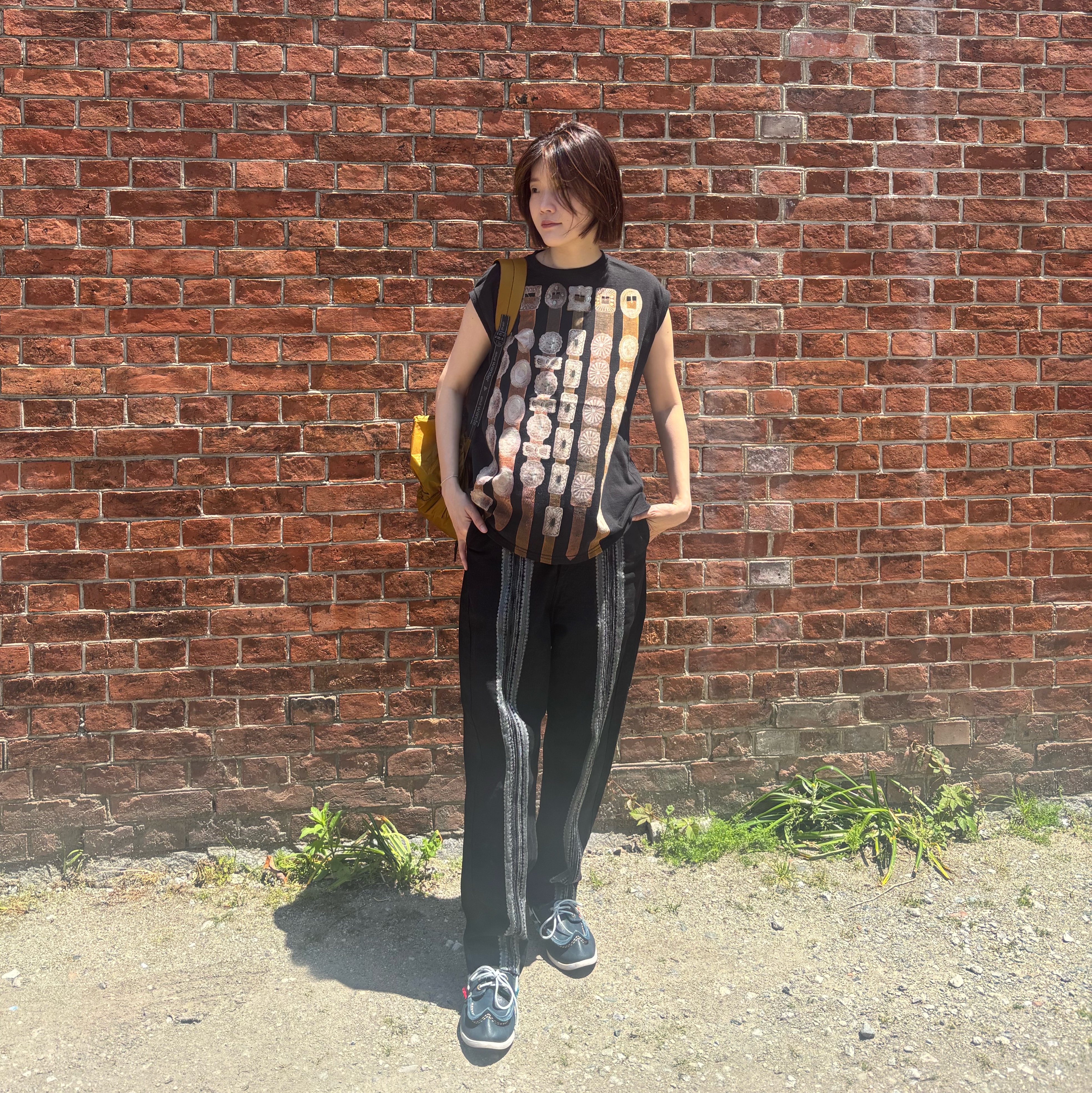 Kapital 12 oz. Arrow Pattern Jacquard Denim Port Baggy Pants Black, Kapital Tenjiku Sleeveless T-Shirt Black 착용 스타일 - 1