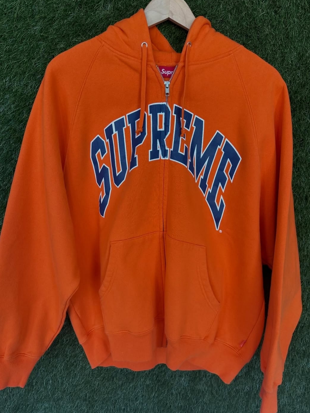 Supreme Cracked Raglan Zip Up Hooded Sweatshirt Dark Orange - 26SS 착용 스타일