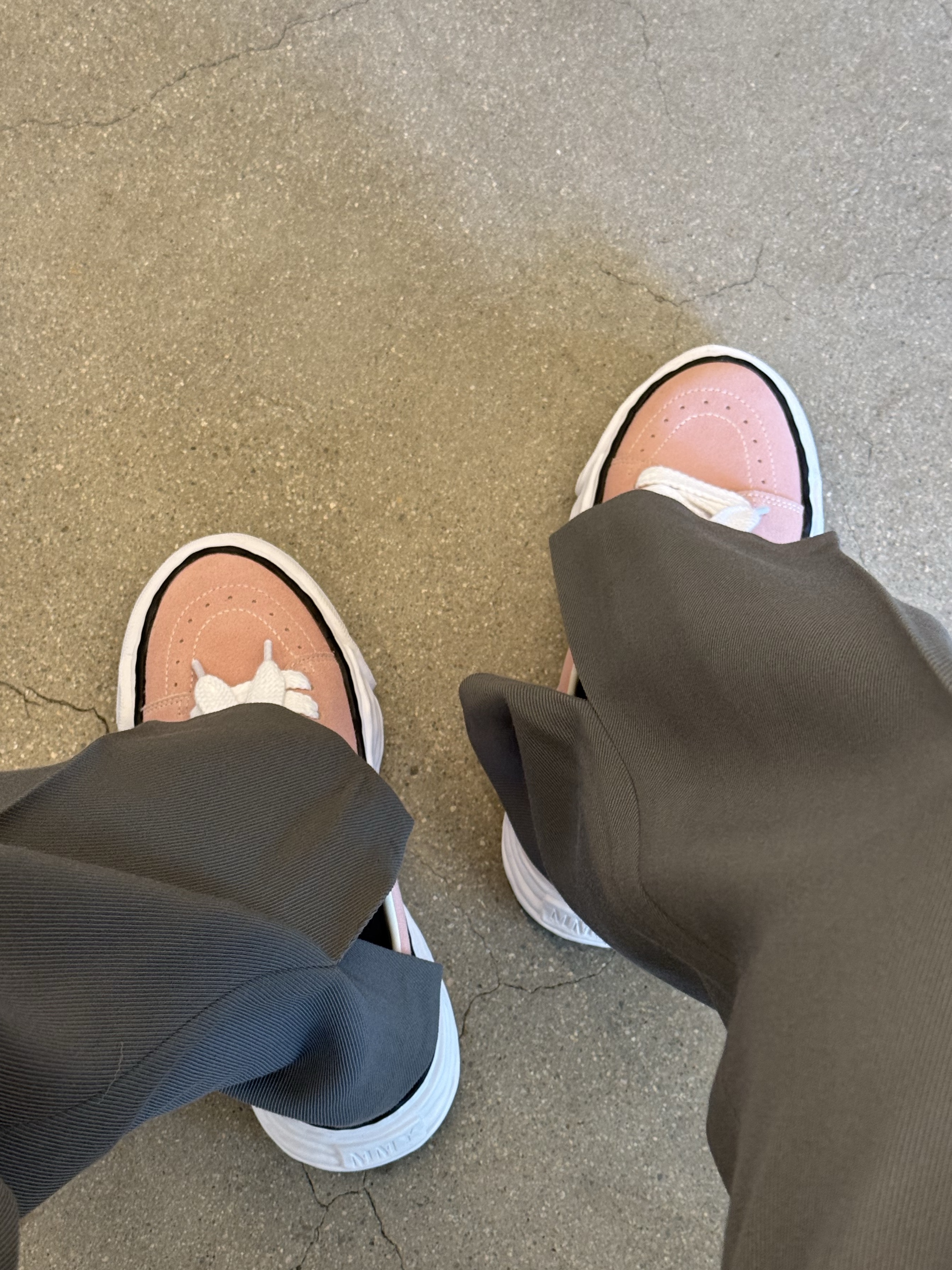 Mihara Yasuhiro Eric OG Sole Mix Material Low-Top Sneaker Pink 착용 스타일 - 2