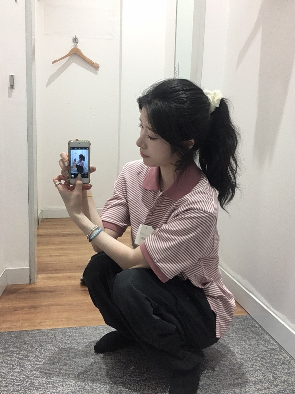 Uniqlo x JW Anderson Dry Pique Striped Polo Narrow Shirt Pink 착용 스타일