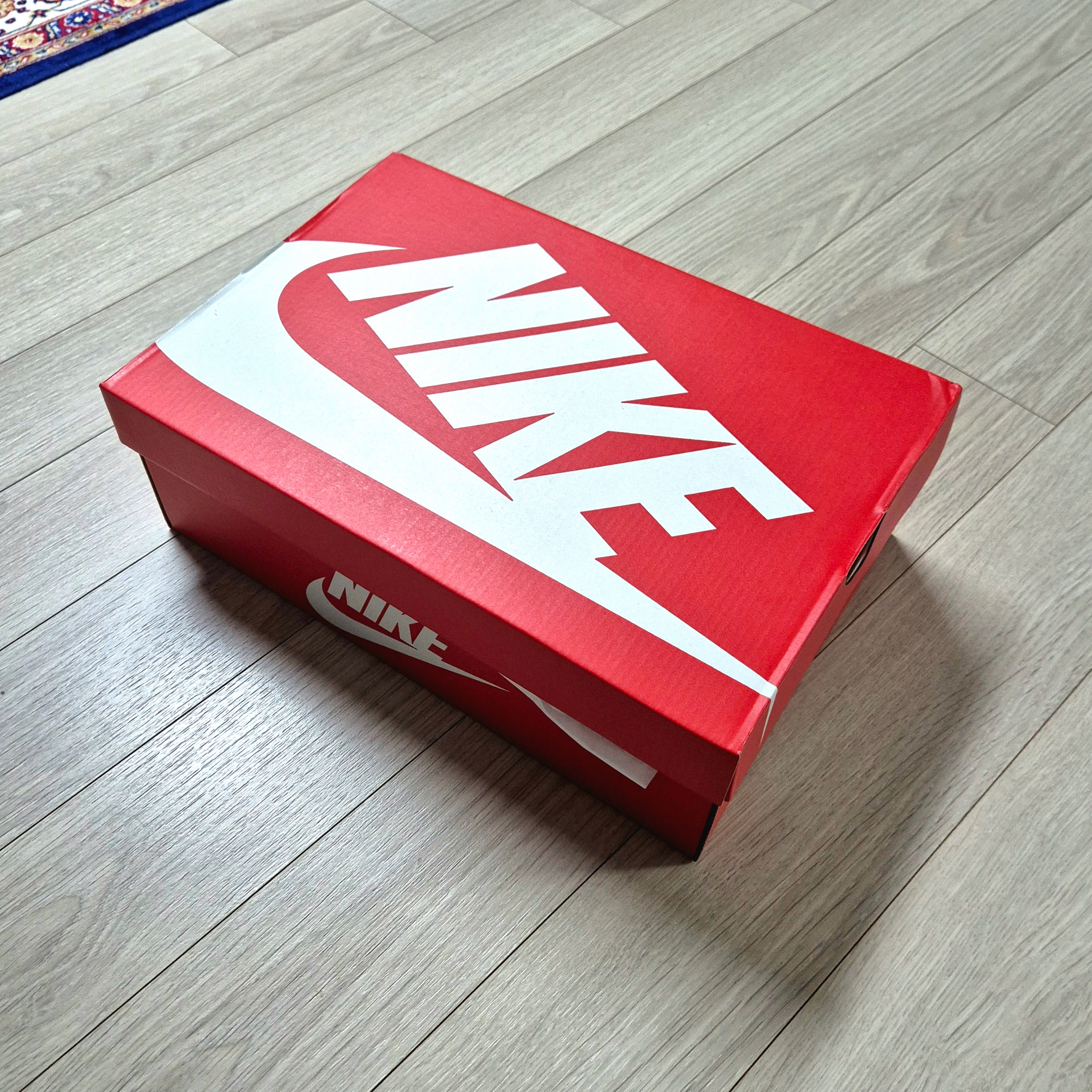 Nike Shox TL Metallic Silver 착용 스타일 - 3