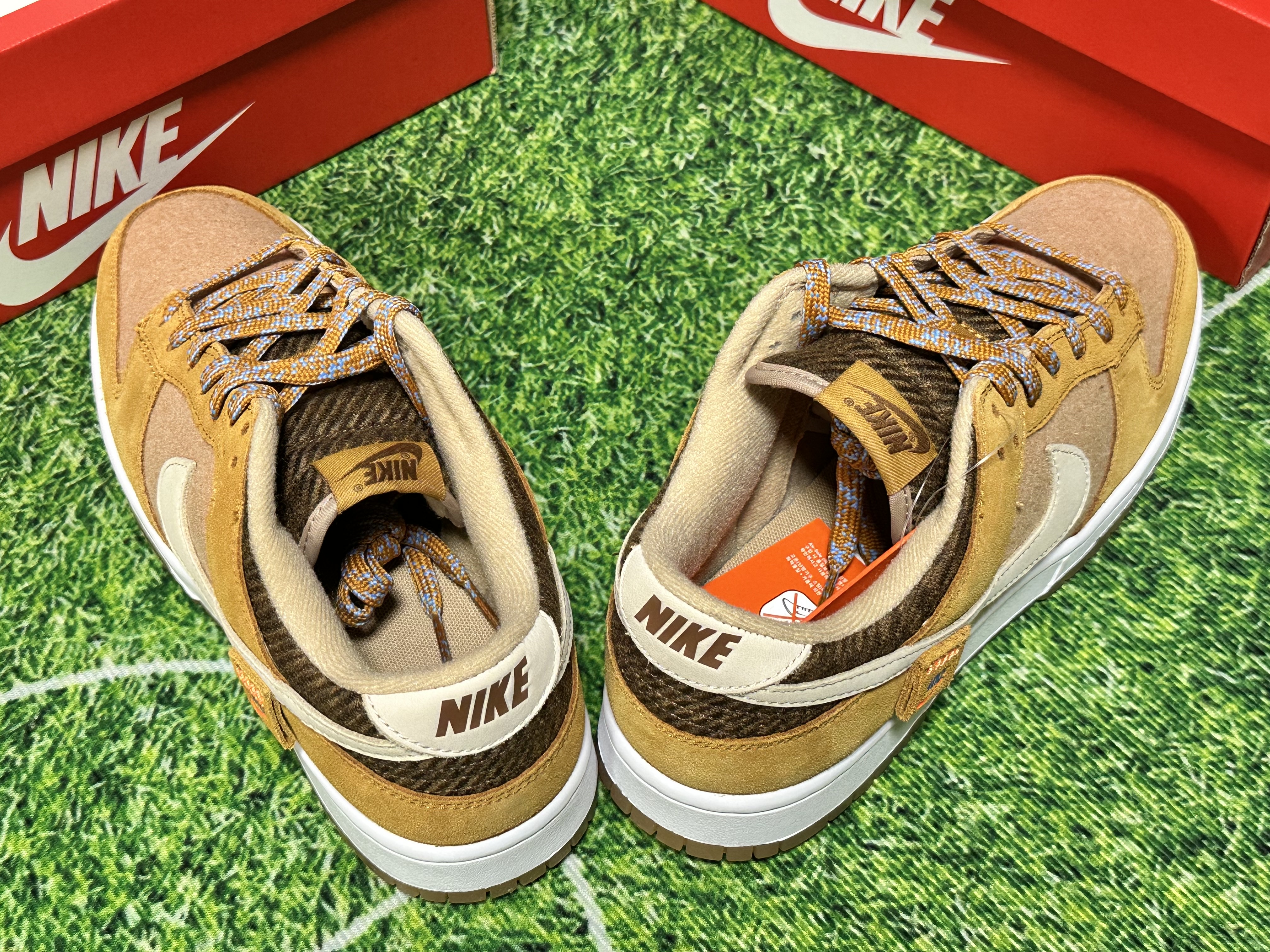 Nike Dunk Low SE Praline Desert Ochre 착용 스타일