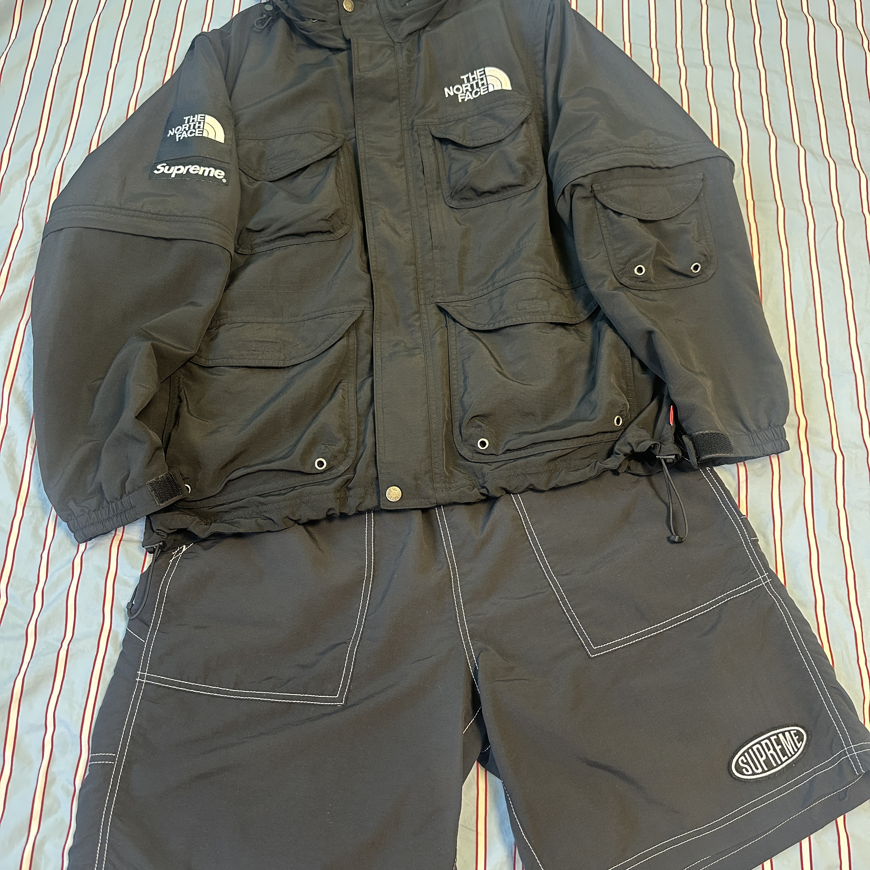 Supreme x The North Face Trekking Convertible Jacket Black - 22SS, Supreme Nylon Painter Short Black - 24SS 착용 스타일