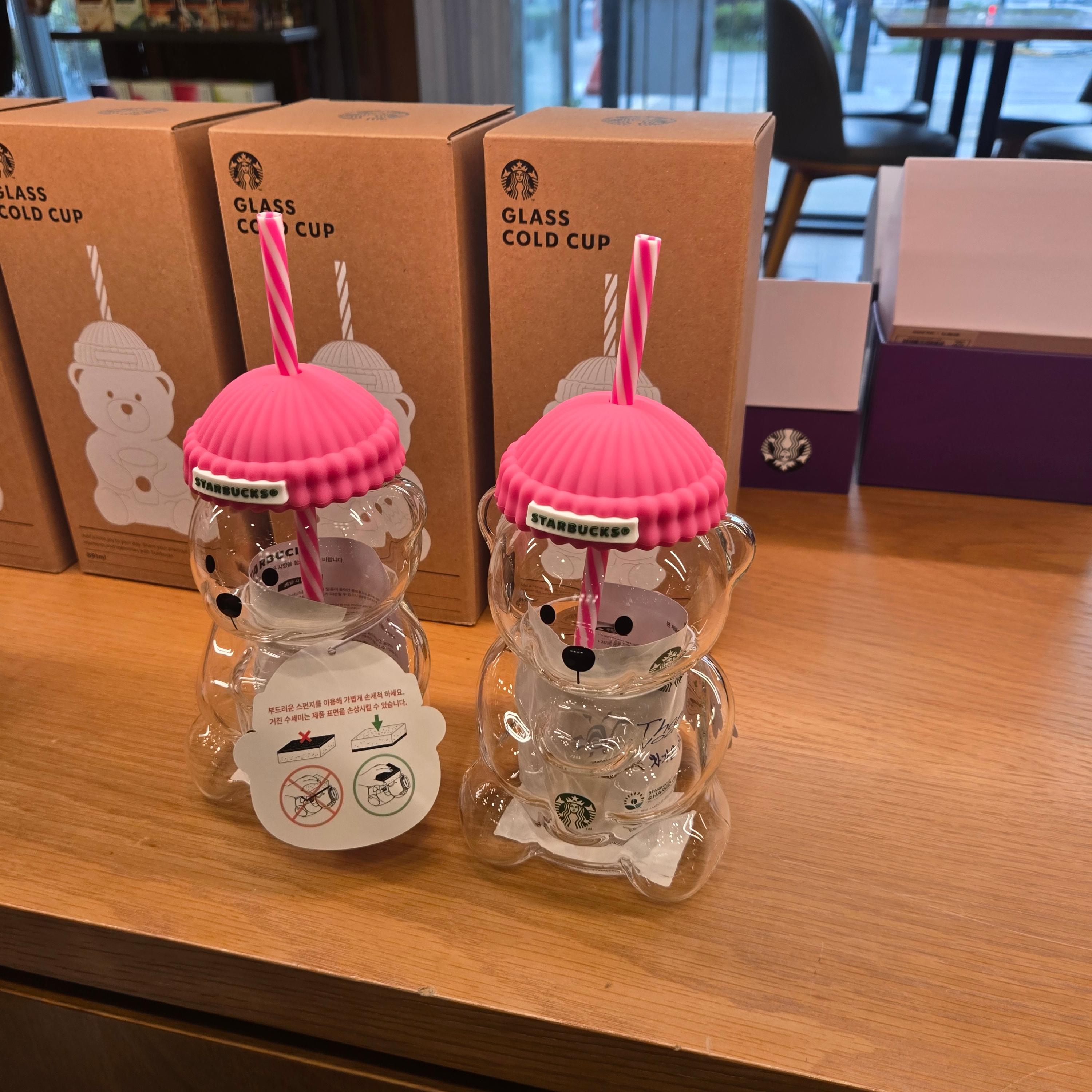 Starbucks BarbiePink Bearista Glass Cold Cup 591ml 착용 스타일