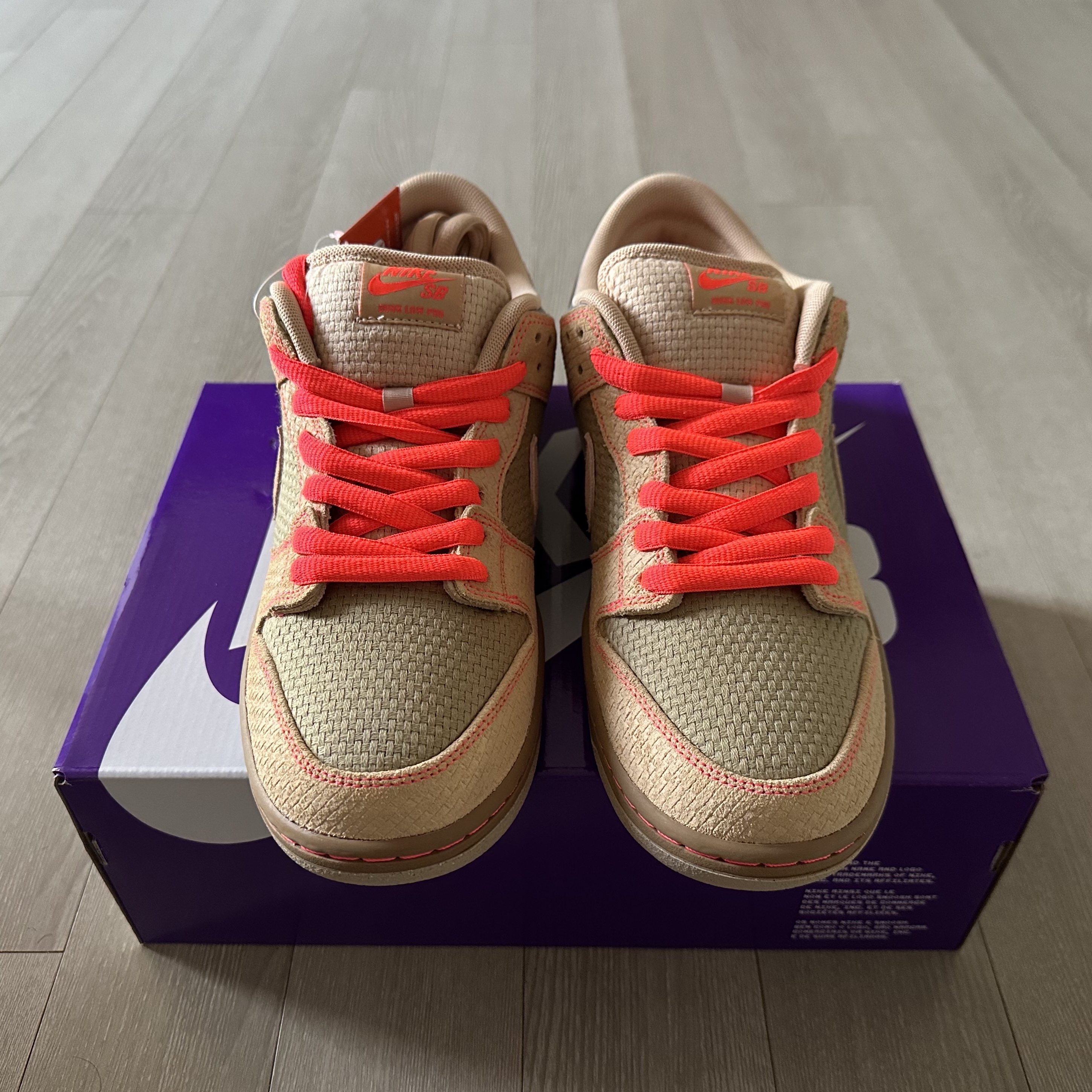 Nike SB Dunk Low Songkran Canvas and Parachute Beige 착용 스타일 - 2