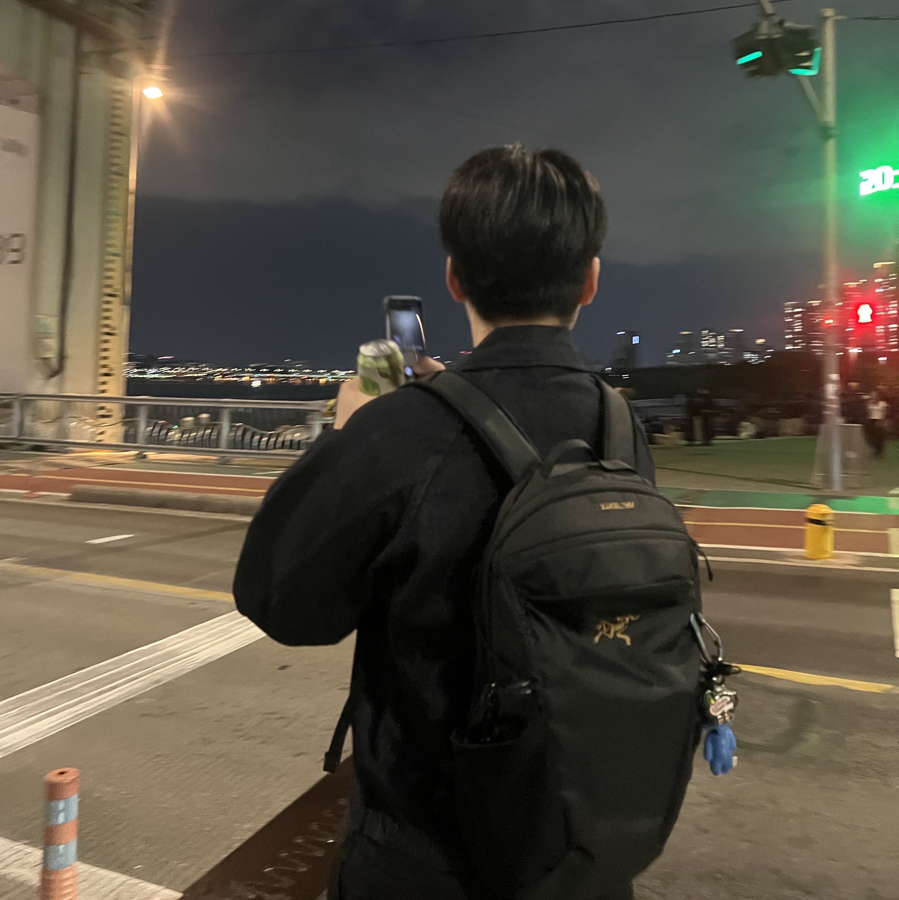 Arc'teryx Mantis 26 Backpack Black 착용 스타일