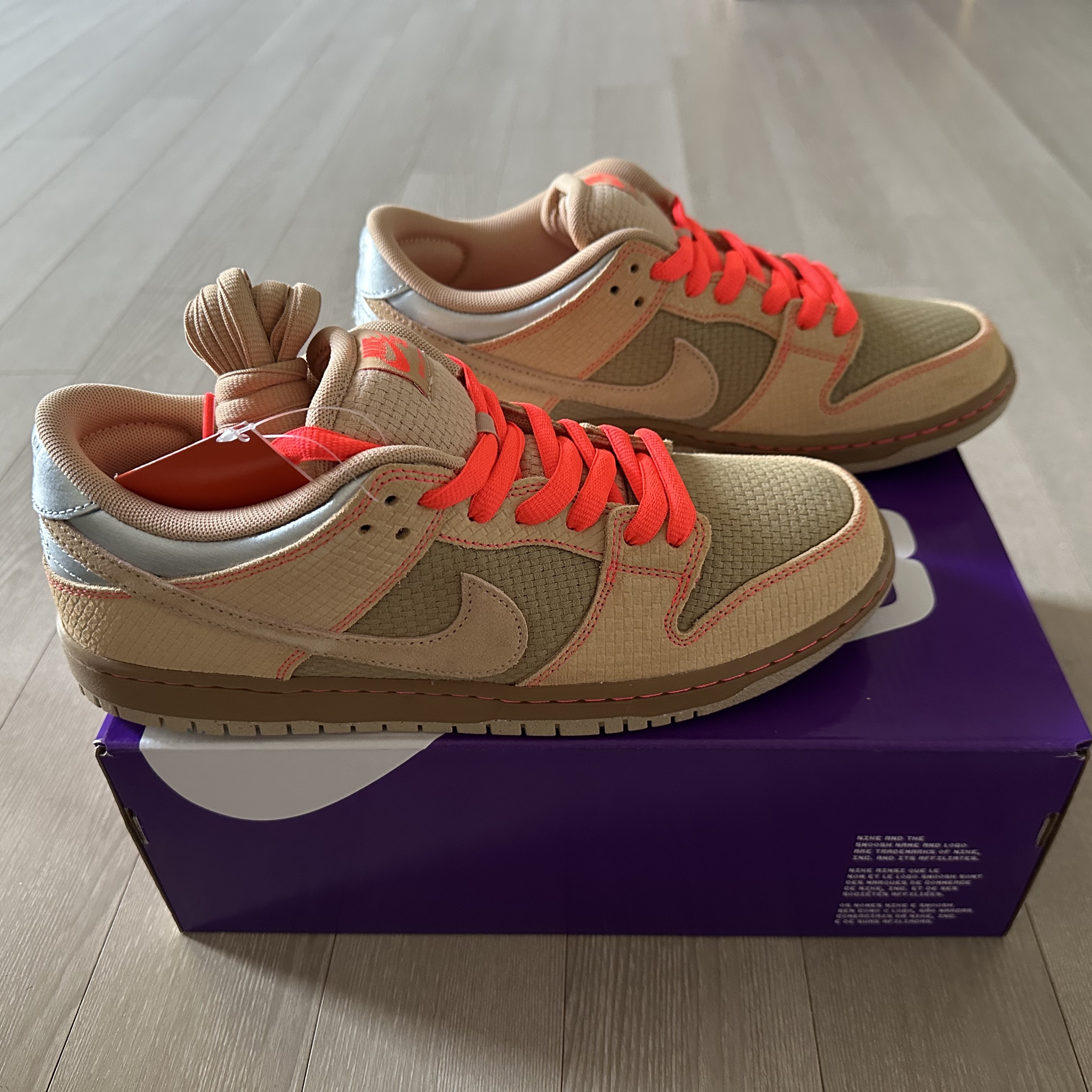 Nike SB Dunk Low Songkran Canvas and Parachute Beige 착용 스타일 - 4