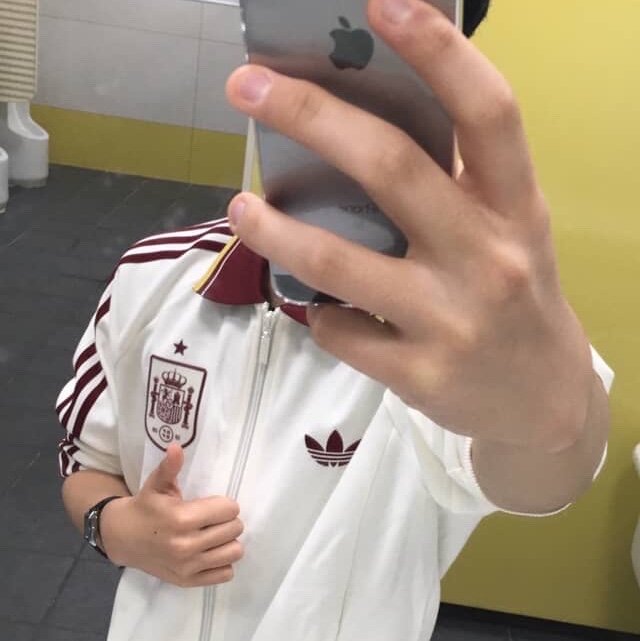 Adidas Spain Away Anthem Jacket Off White - KR Sizing (Non Marking Ver.), Casio LTP-V007L-7B1 착용 스타일