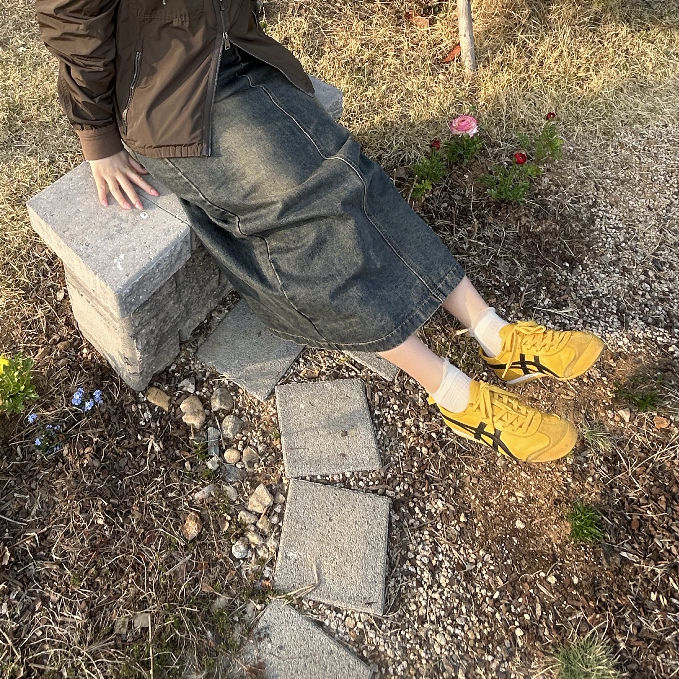 Onitsuka Tiger Mexico 66 Yellow Black 착용 스타일 - 1