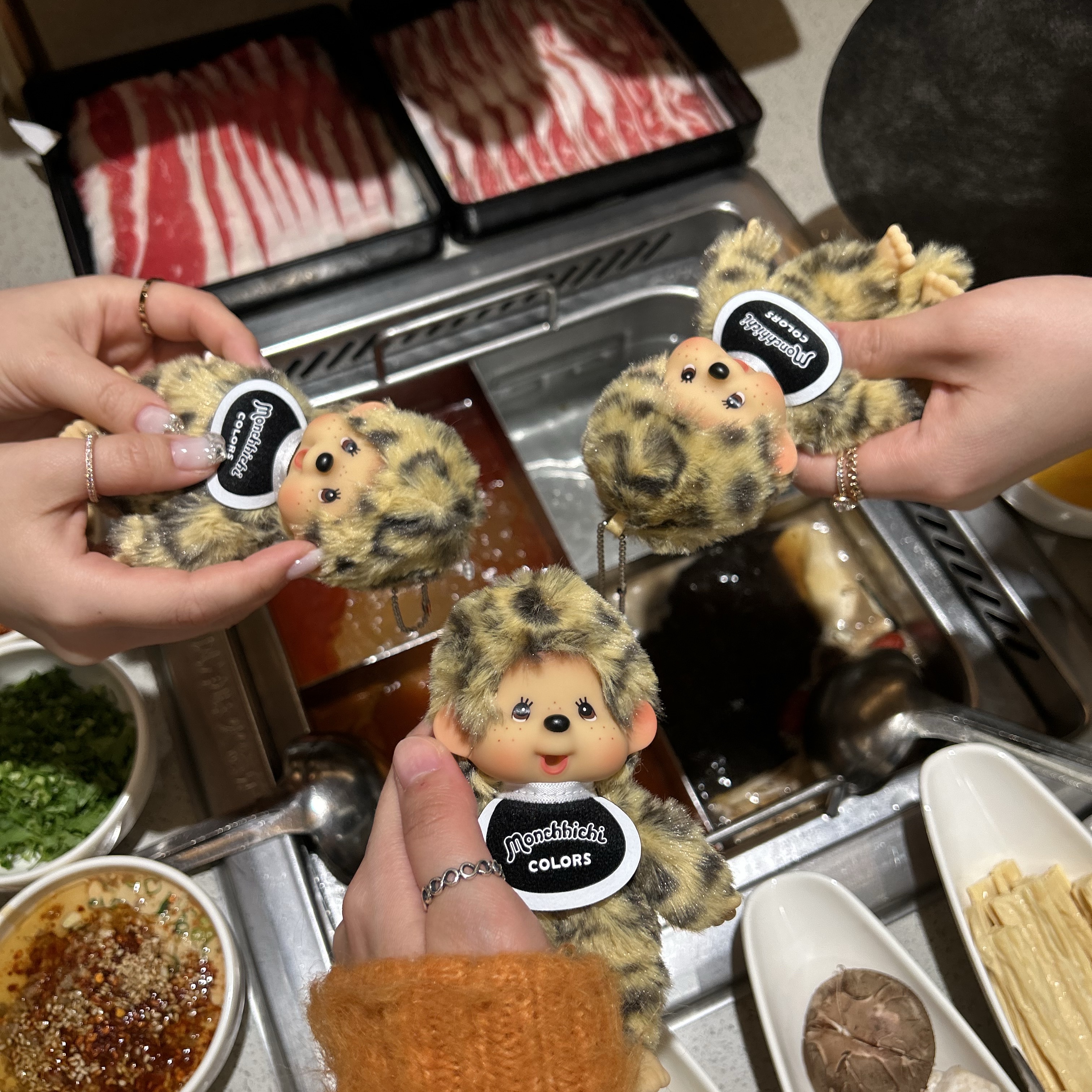 Miffy Seoul Denim Edition Miffy Keyring, Monchhichi Colors Keychain Leopard Print 착용 스타일 - 3