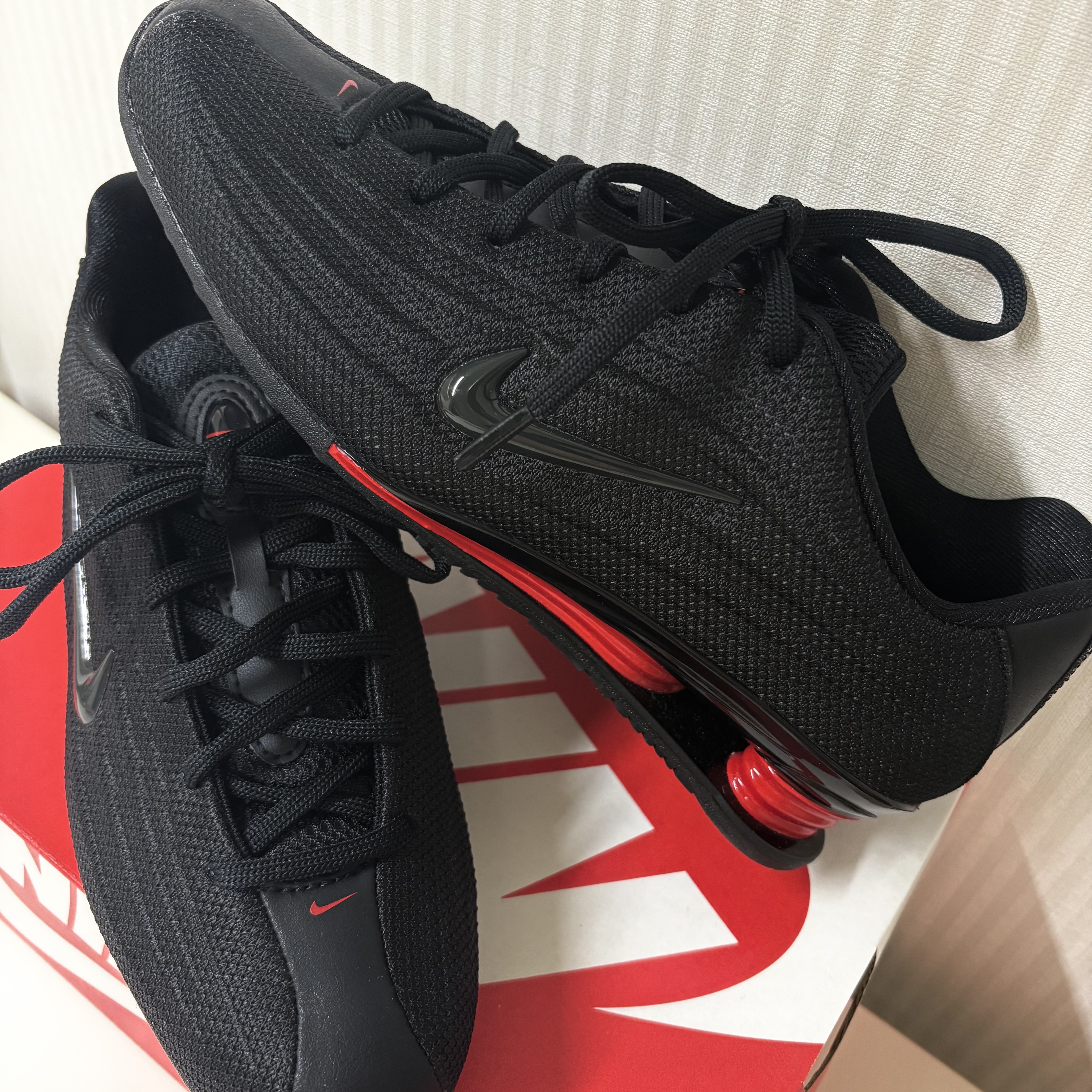 (W) Nike Shox Z Black University Red 착용 스타일