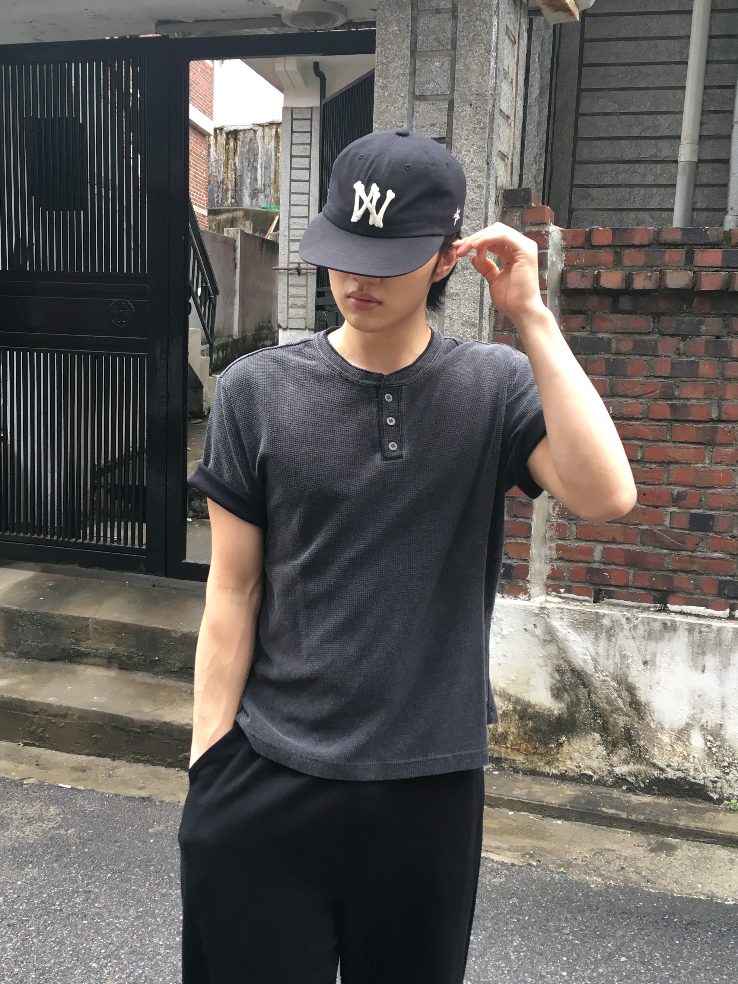 Aoiro 6-Panel Bone A/N Cap Black 착용 스타일