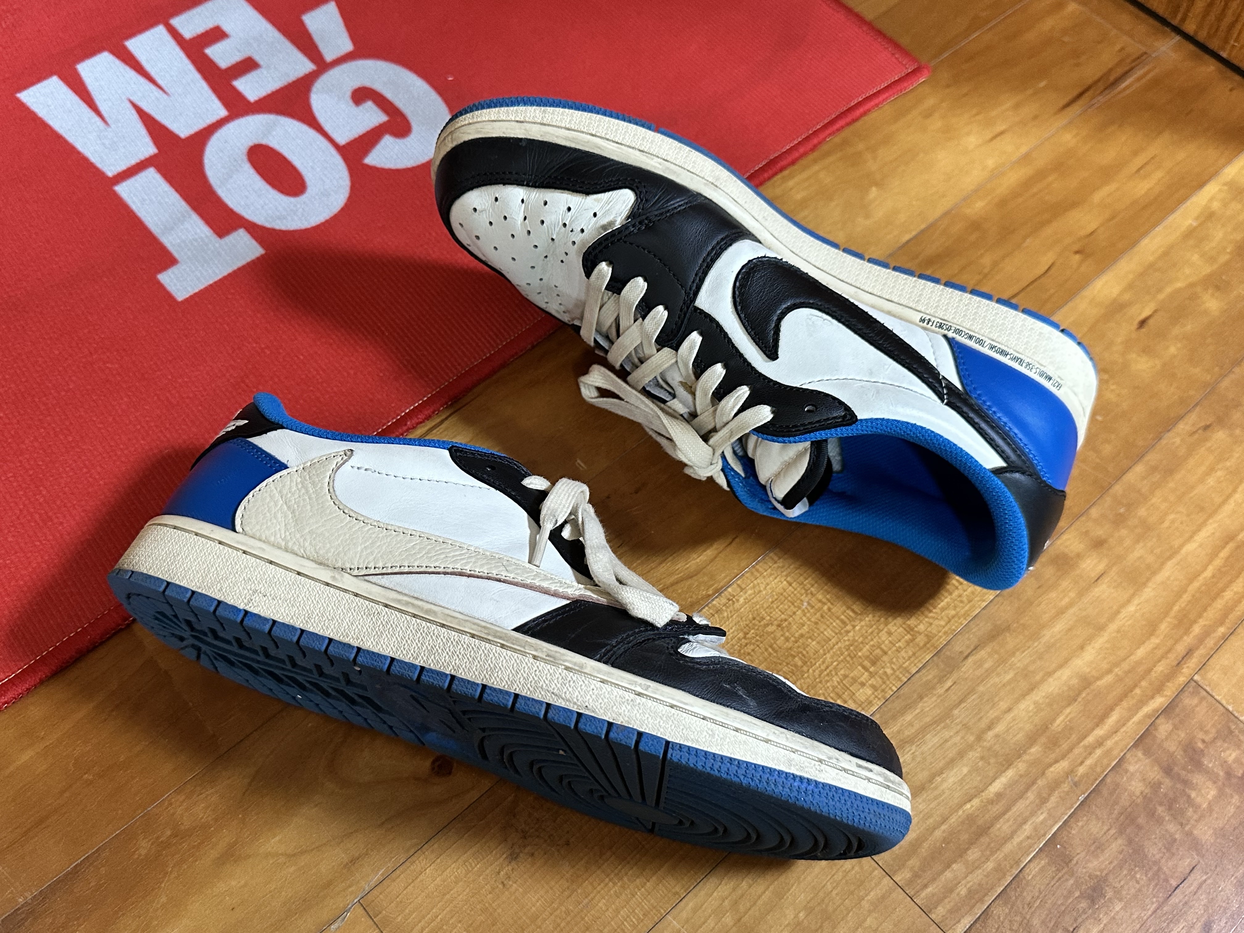 Jordan 1 x Travis Scott x Fragment Retro Low OG SP Military Blue 착용 스타일