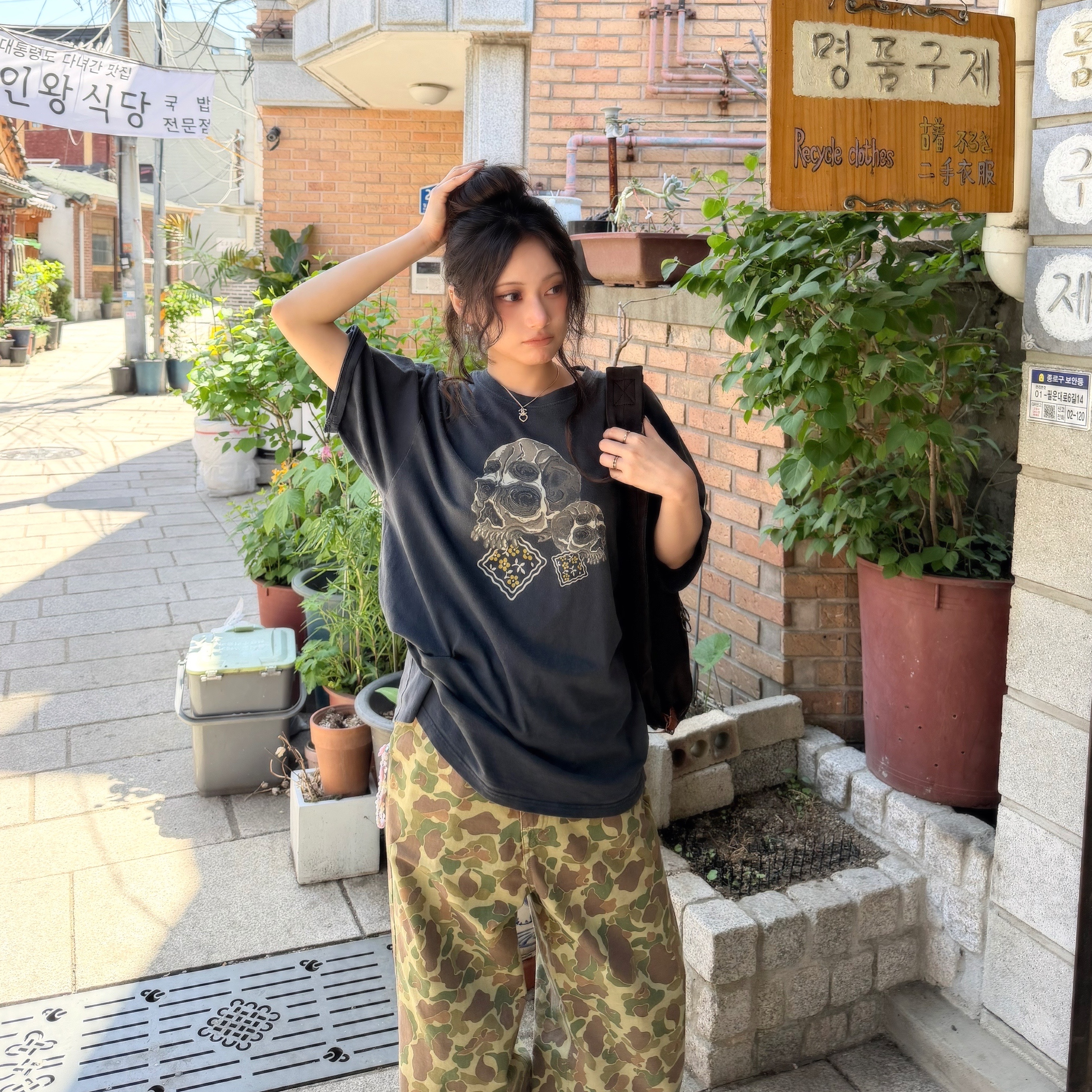Kapital 20 Jersey Crew T-Shirt Peckish Rain Skull Pt Black, Kapital Hunter Camouflage Herringbone Port Baggy Pants Hunter Camouflage 착용 스타일