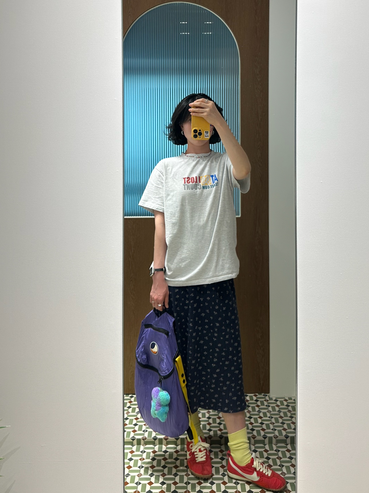 Nike x Jacquemus Moon Shoe SP University Red and Bicycle Yellow, Ticket to the Moon Mini Backpack Purple (15L) 착용 스타일 - 2