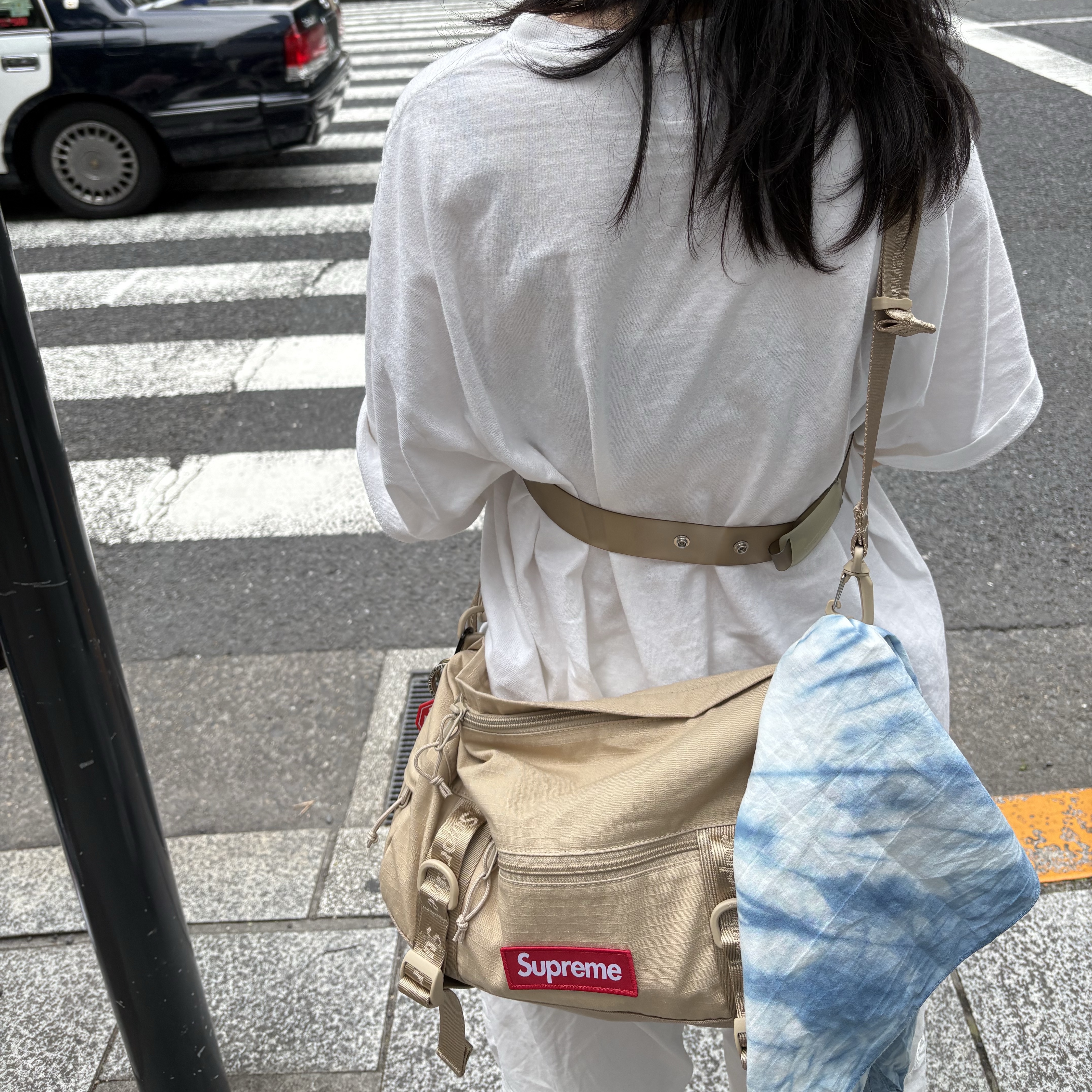 Supreme Utility Bag Tan - 26SS 착용 스타일 - 1