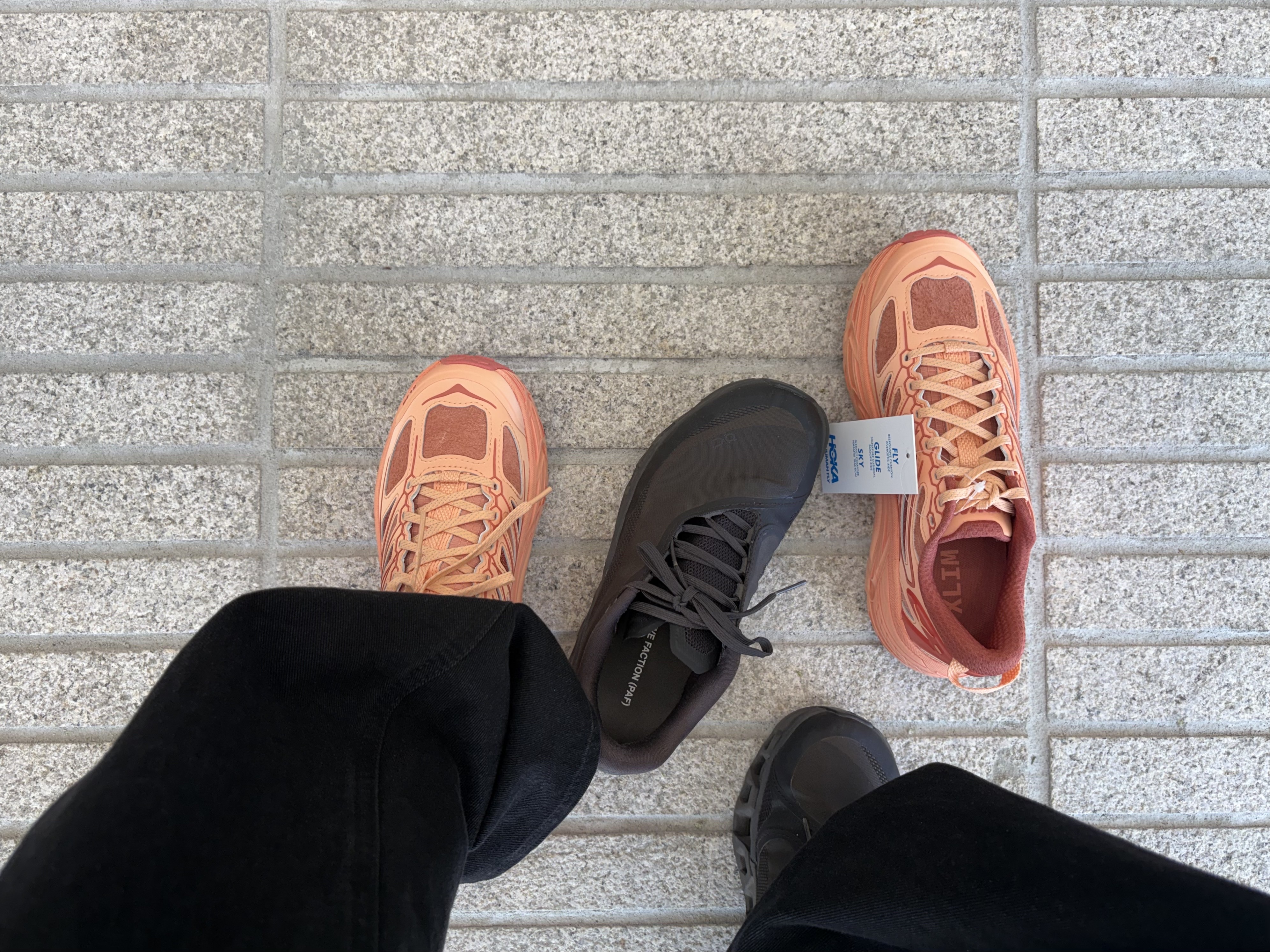 Hoka x Xlim Mafate Speed 2 TS Peach Dust, Hoka x Xlim Mafate Speed 2 TS Grey Foam 착용 스타일 - 1