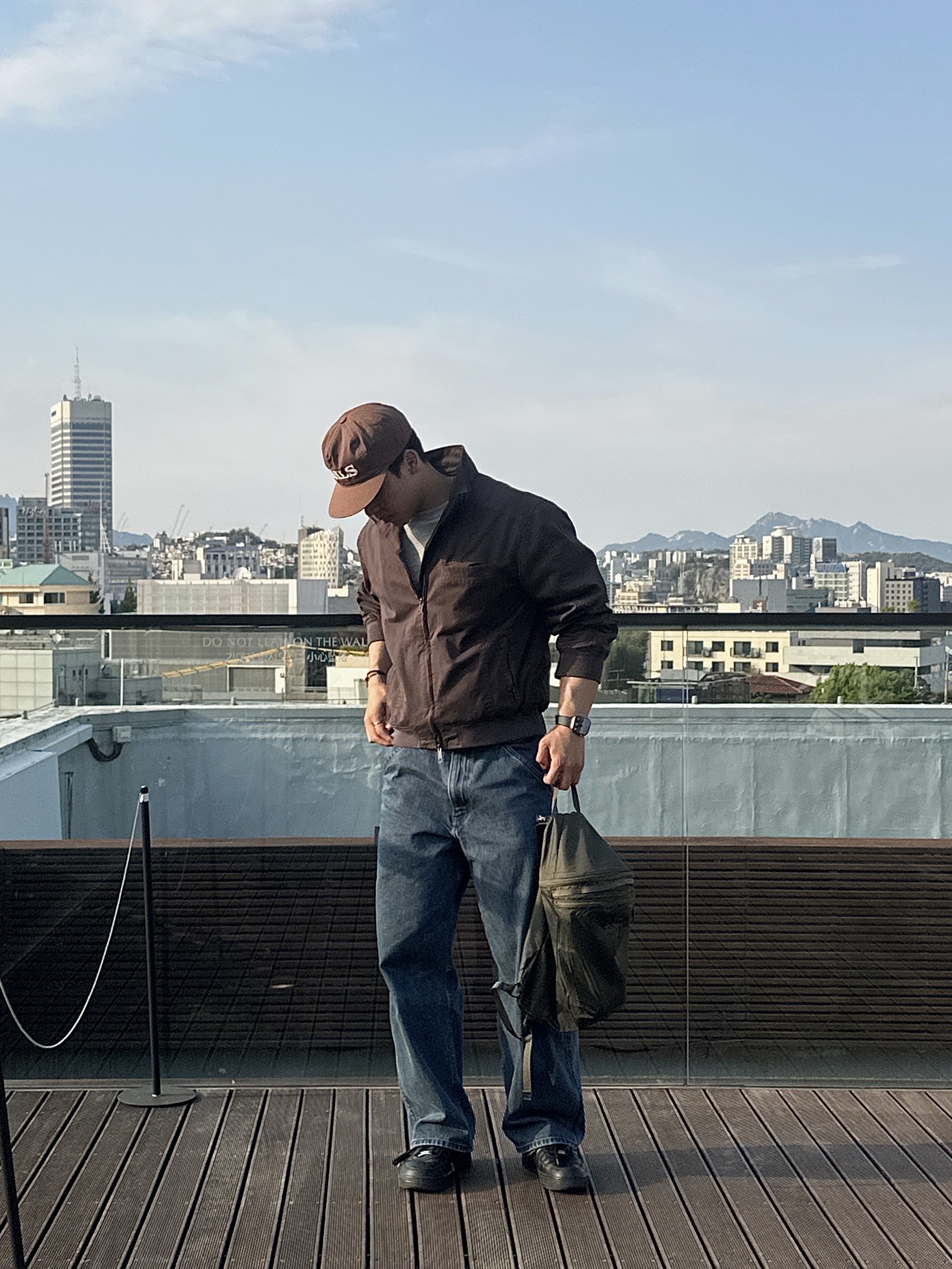 Hommless HMLS Vintage 5 Panel Hat Brown, Nike Air Force 1 '07 Low Triple Black 착용 스타일 - 4