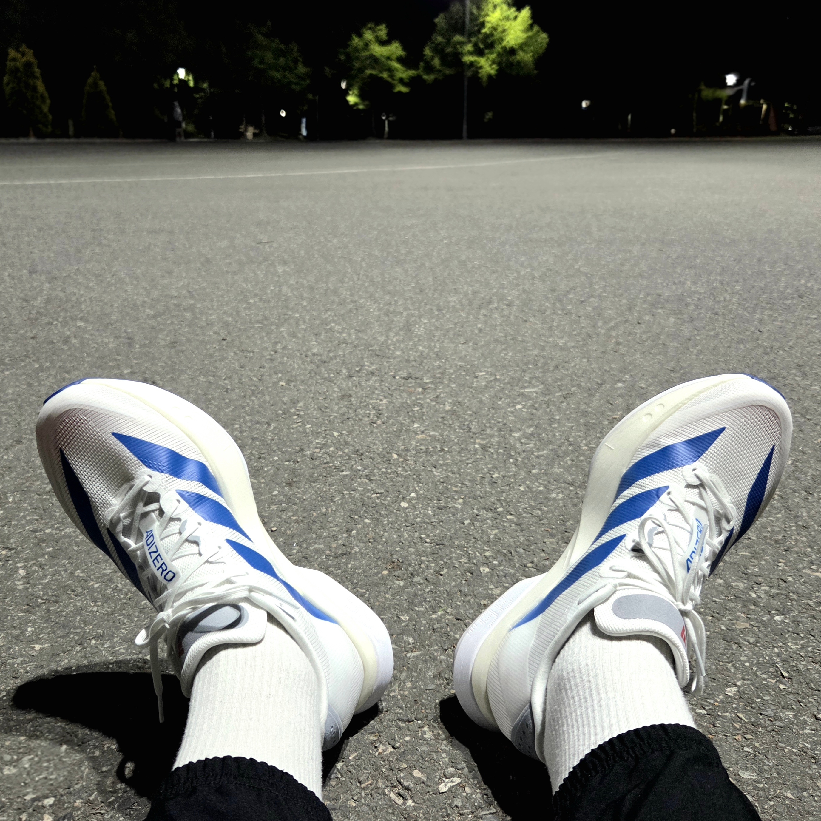 Adidas Adizero Boston 13 Cloud White Royal Blue 착용 스타일